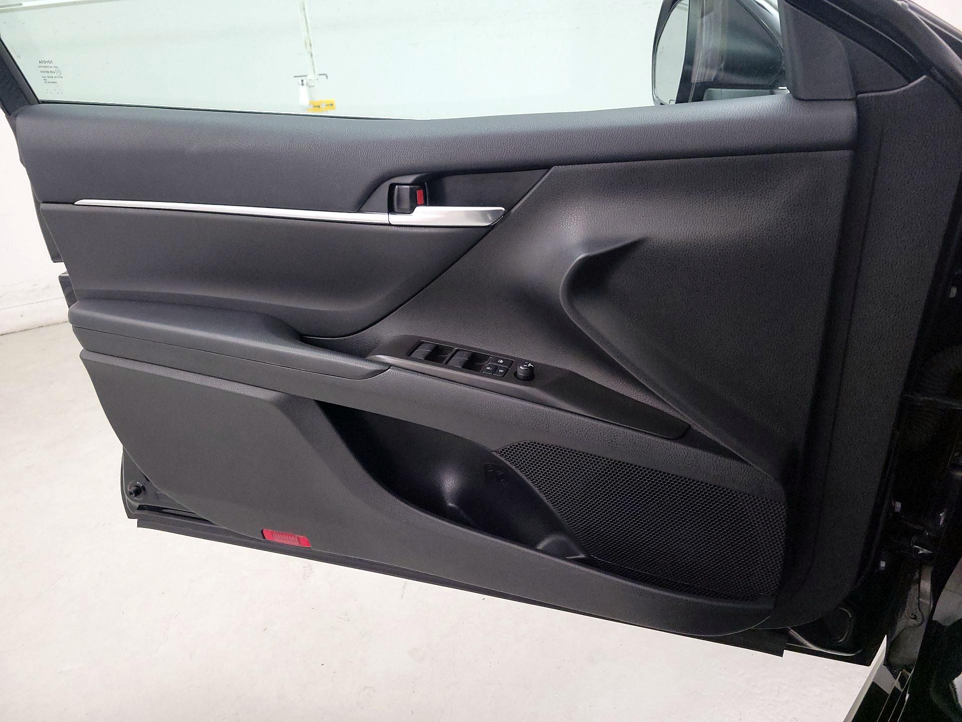 Thumbnail: 2022 Toyota Camry - 10