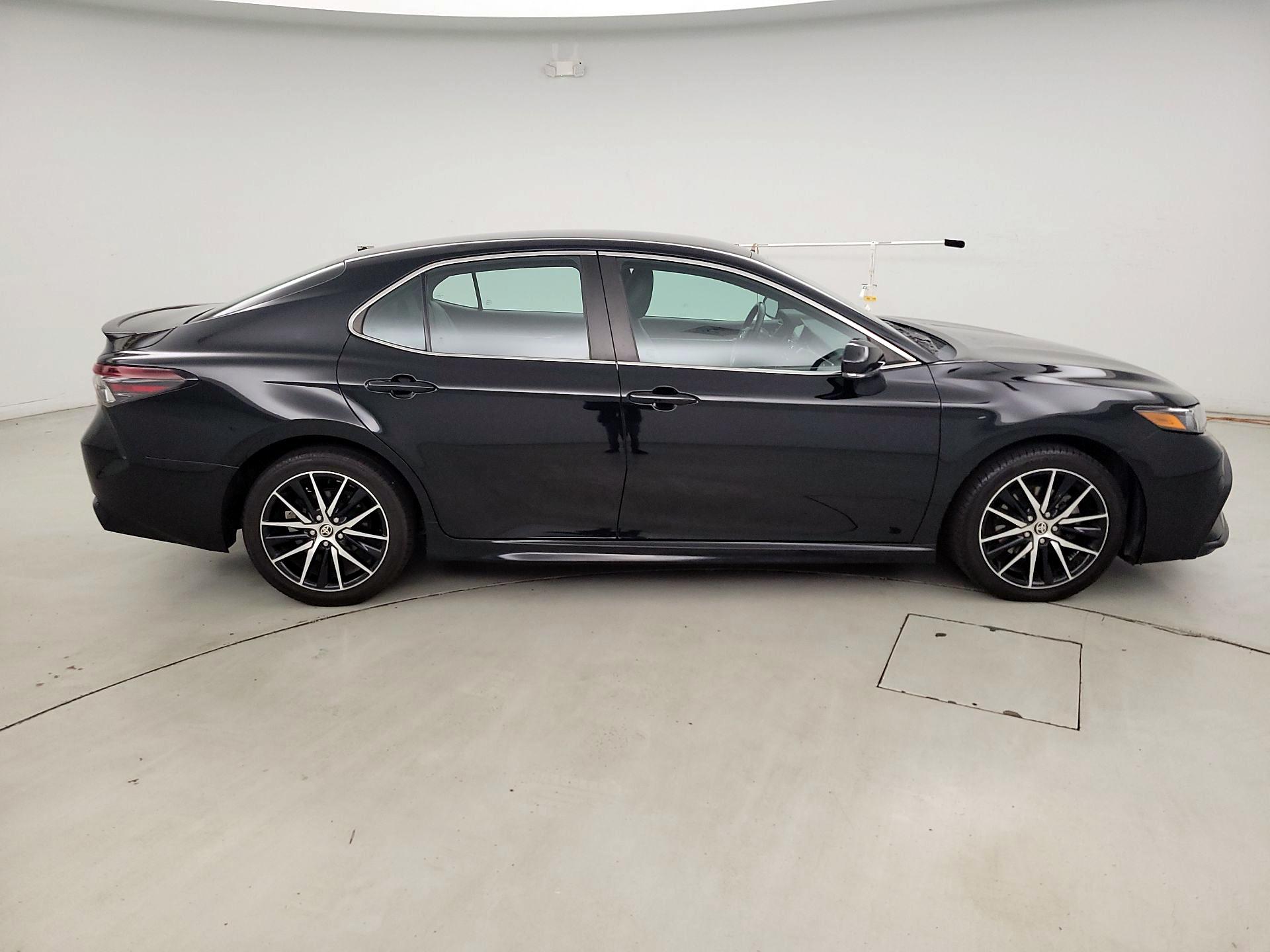 Thumbnail: 2022 Toyota Camry - 4