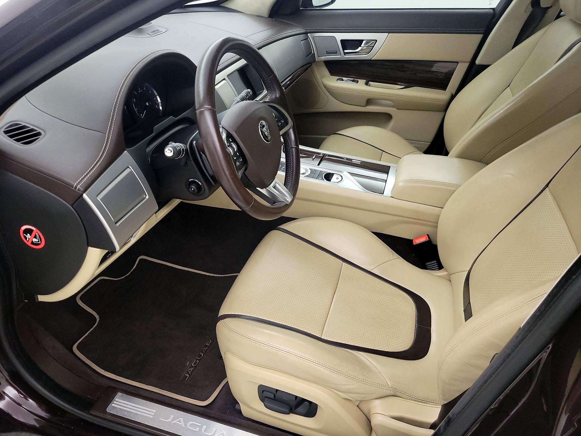 Thumbnail: 2015 Jaguar XF - 11