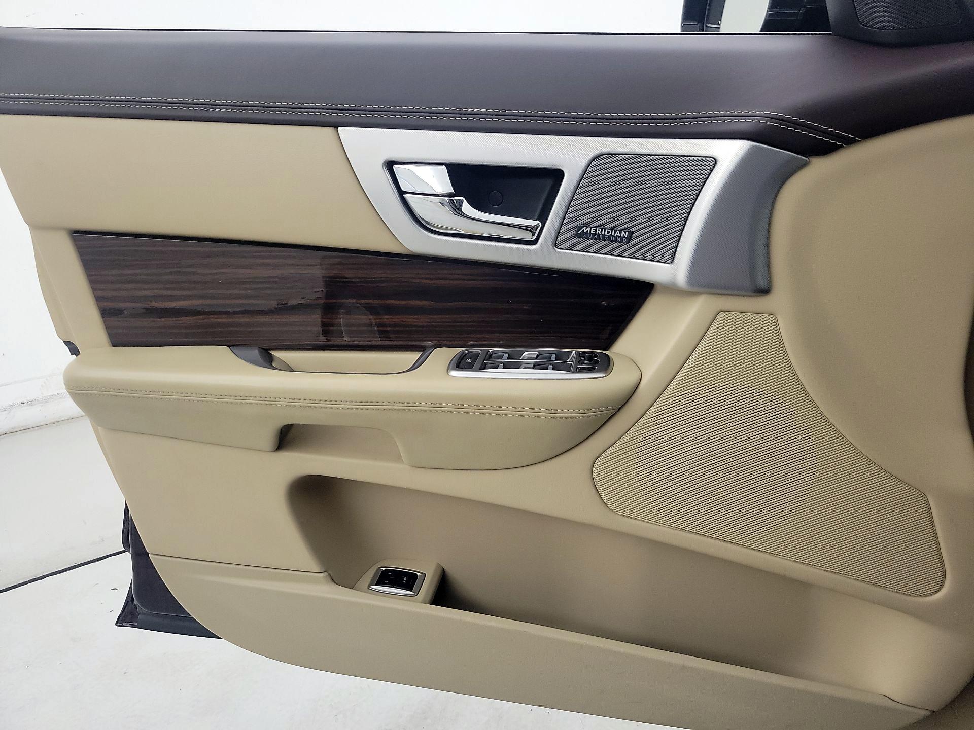 Thumbnail: 2015 Jaguar XF - 12