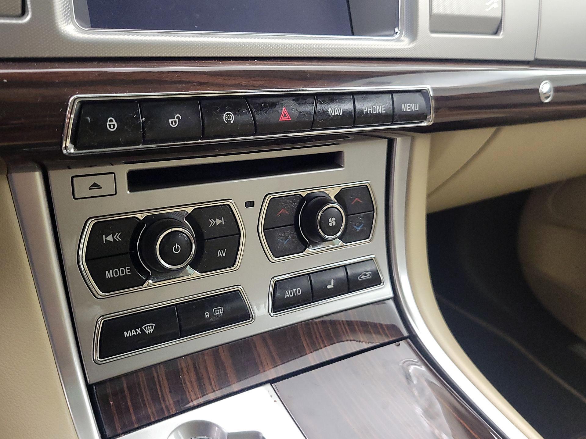 Thumbnail: 2015 Jaguar XF - 17