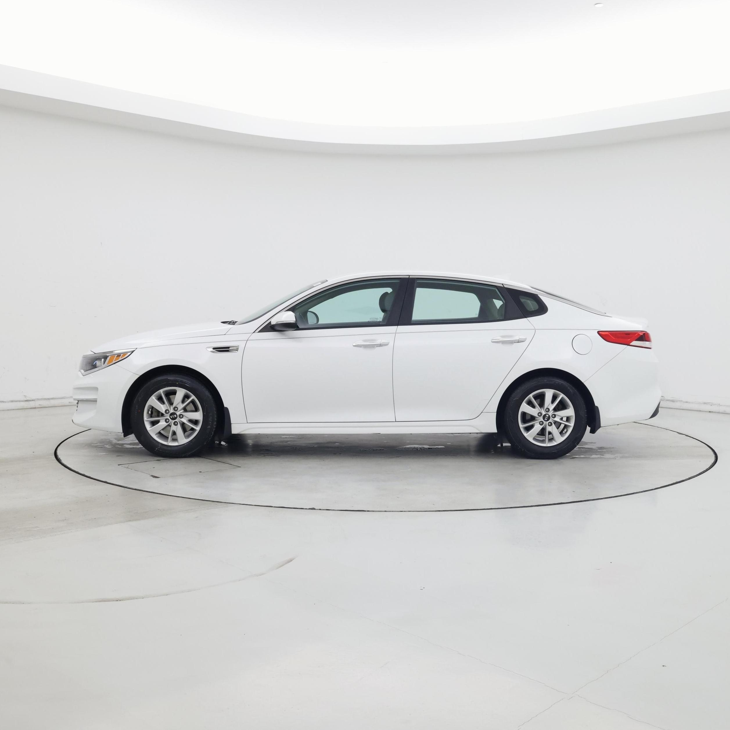 Thumbnail: 2018 Kia Optima - 3