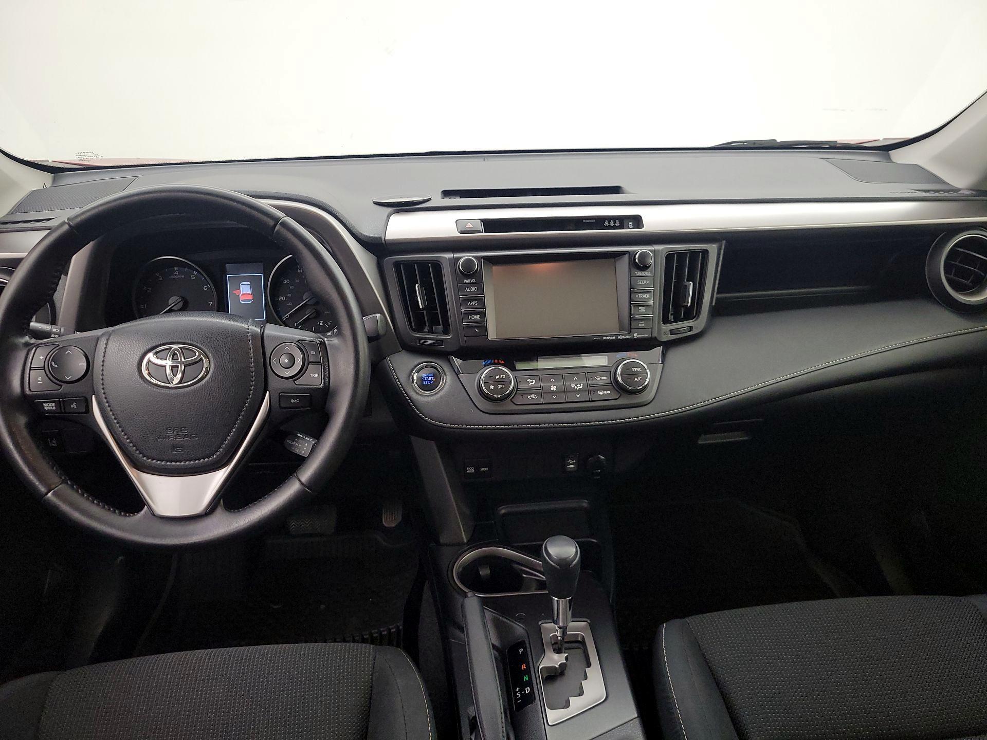 Thumbnail: 2017 Toyota RAV4 - 9