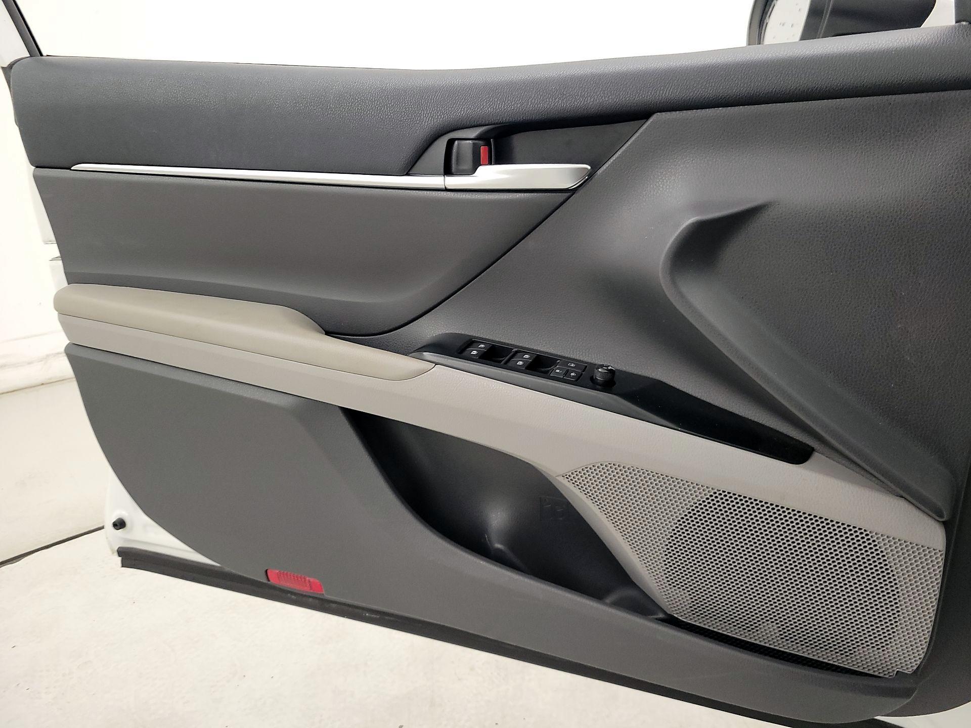Thumbnail: 2020 Toyota Camry - 12