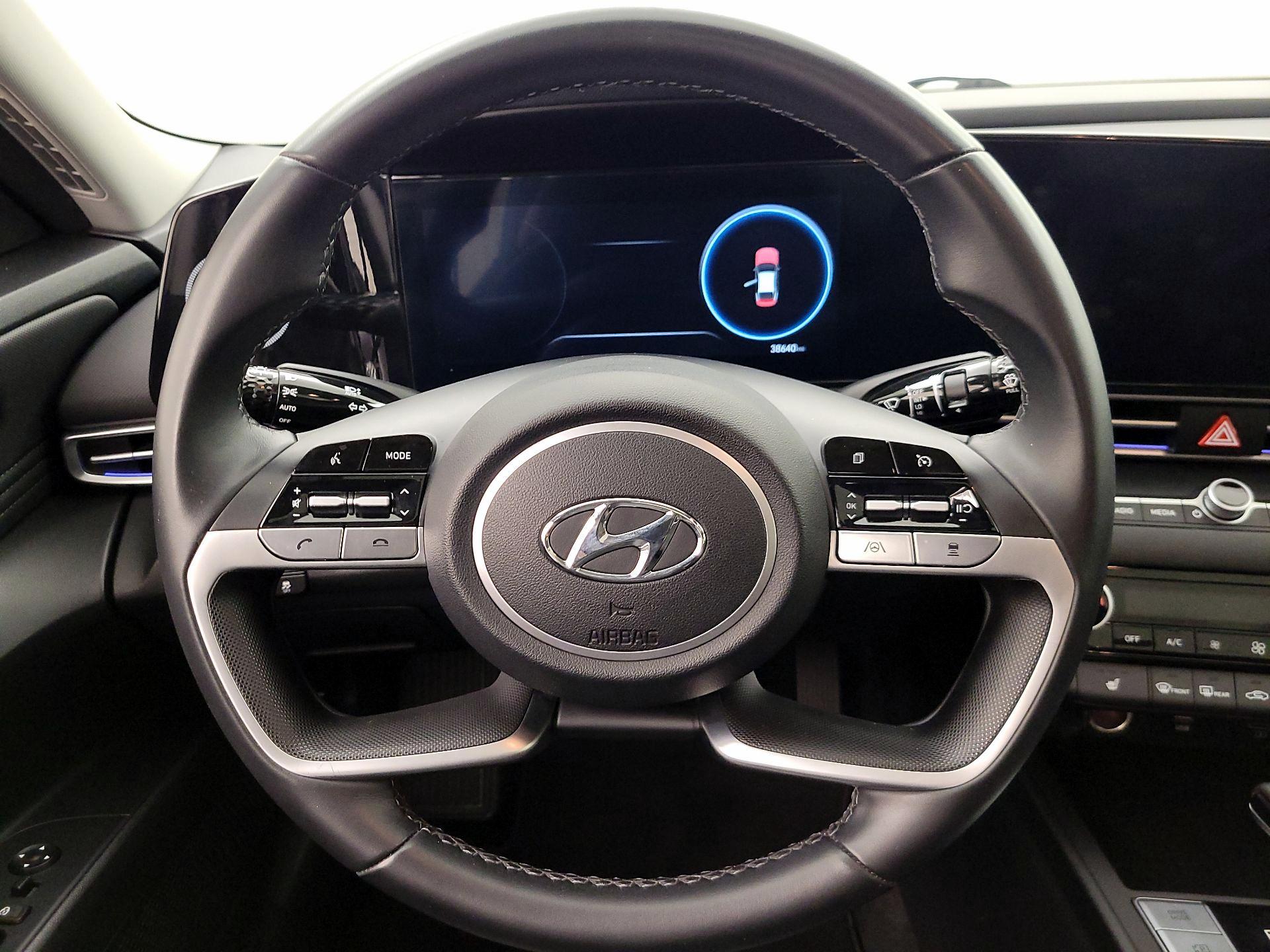 Thumbnail: 2023 Hyundai Elantra - 10