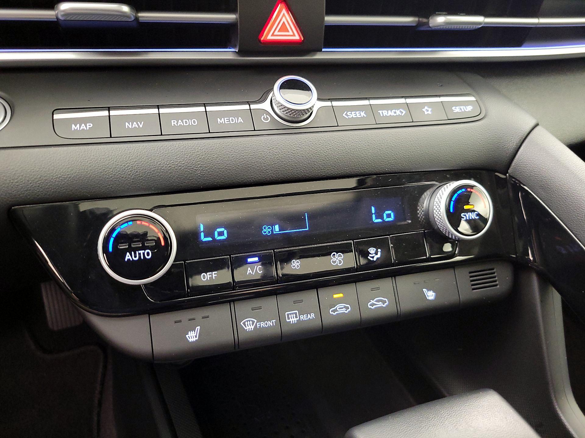 Thumbnail: 2023 Hyundai Elantra - 17