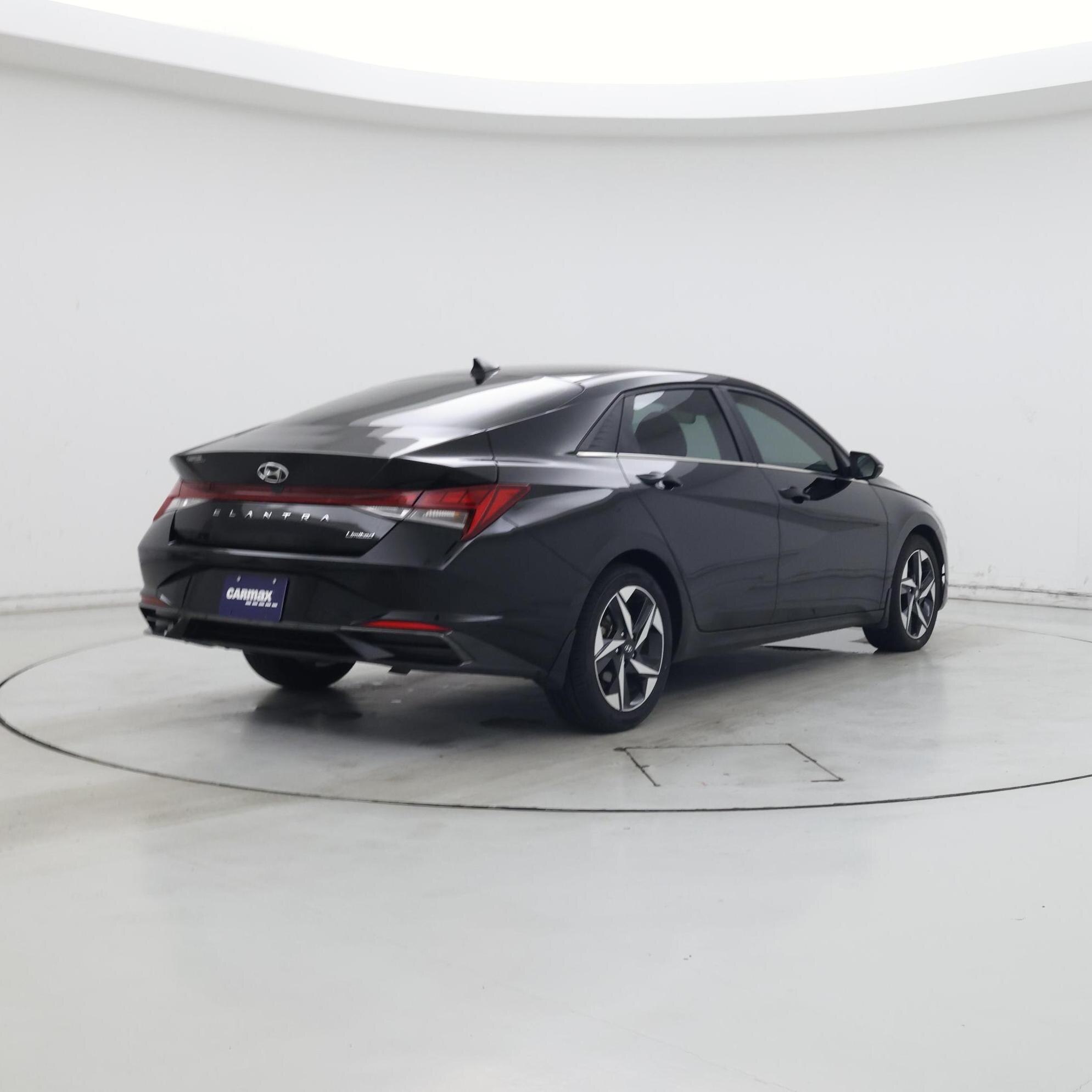 Thumbnail: 2023 Hyundai Elantra - 8