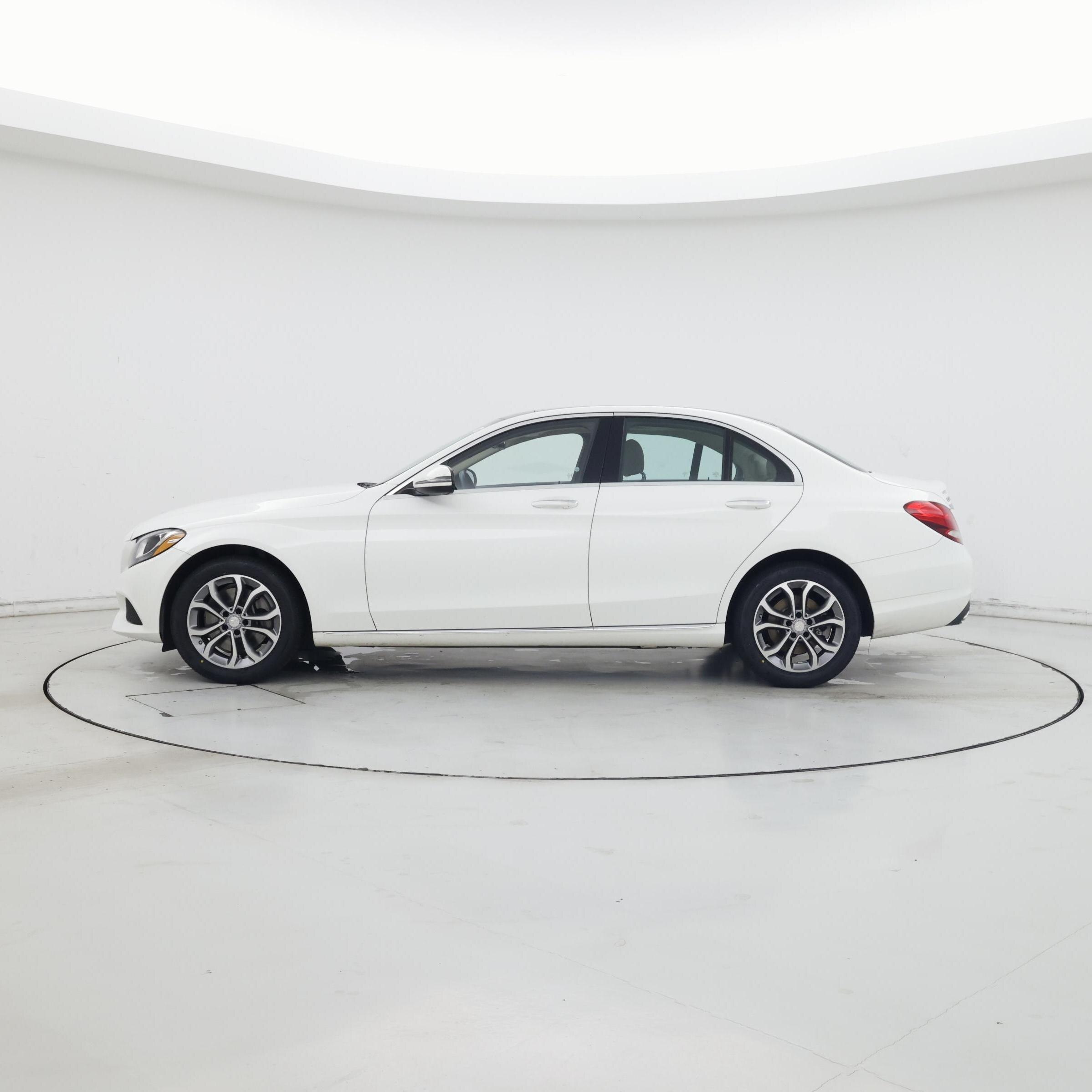 Thumbnail: 2016 Mercedes-Benz C-Class - 3