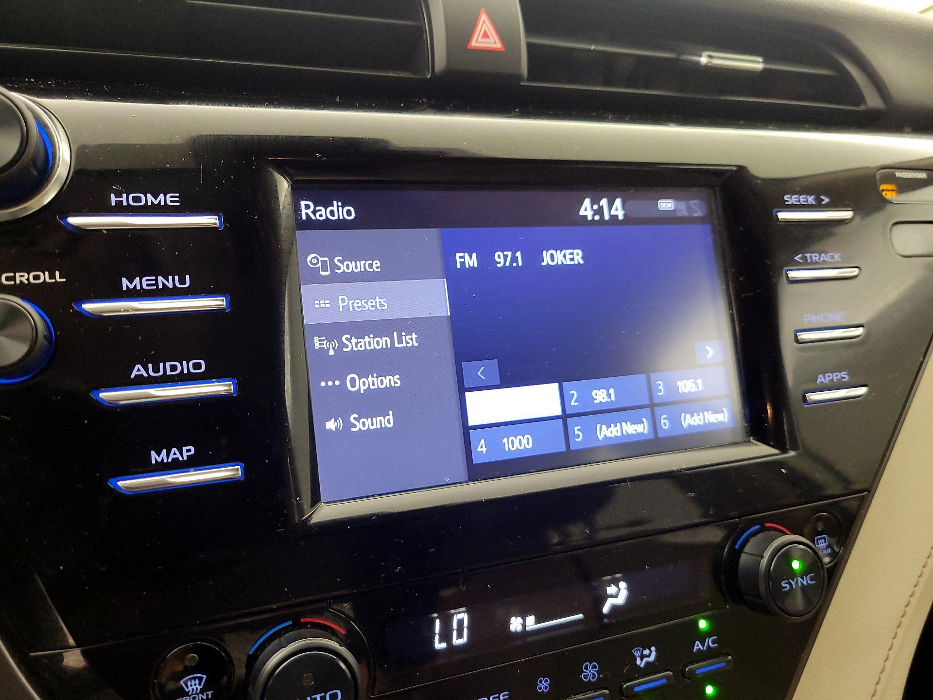 Thumbnail: 2019 Toyota Camry - 16