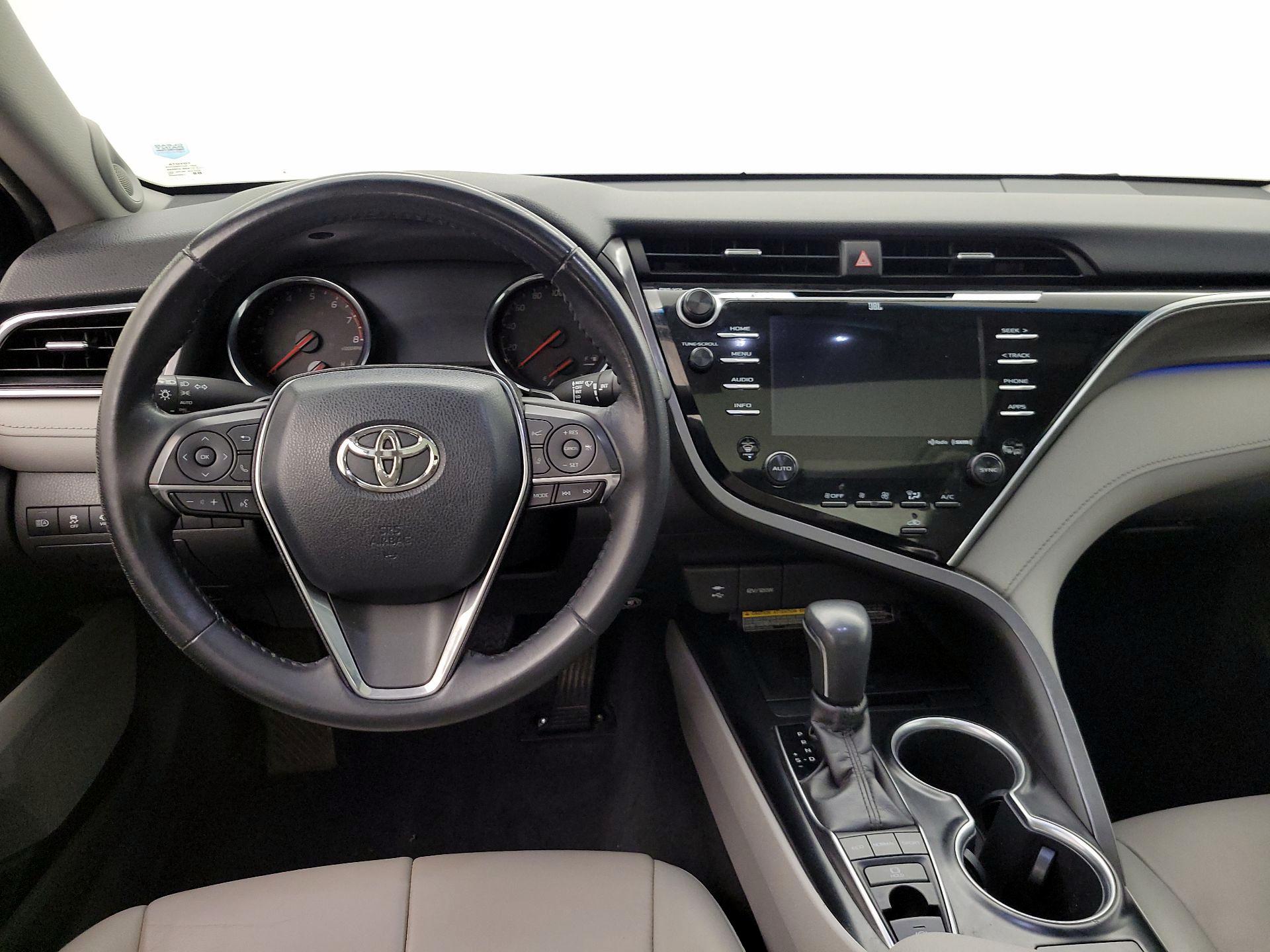 Thumbnail: 2018 Toyota Camry - 10