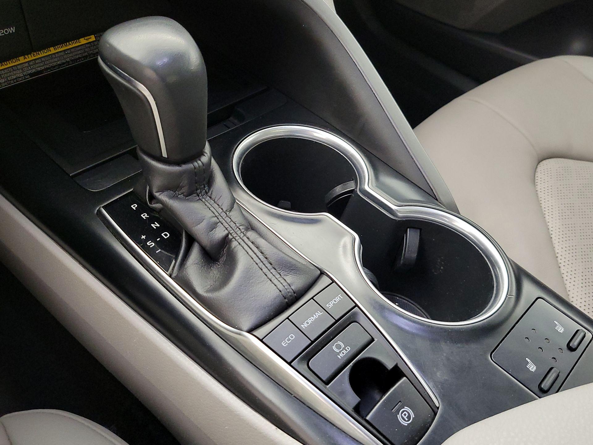 Thumbnail: 2018 Toyota Camry - 17