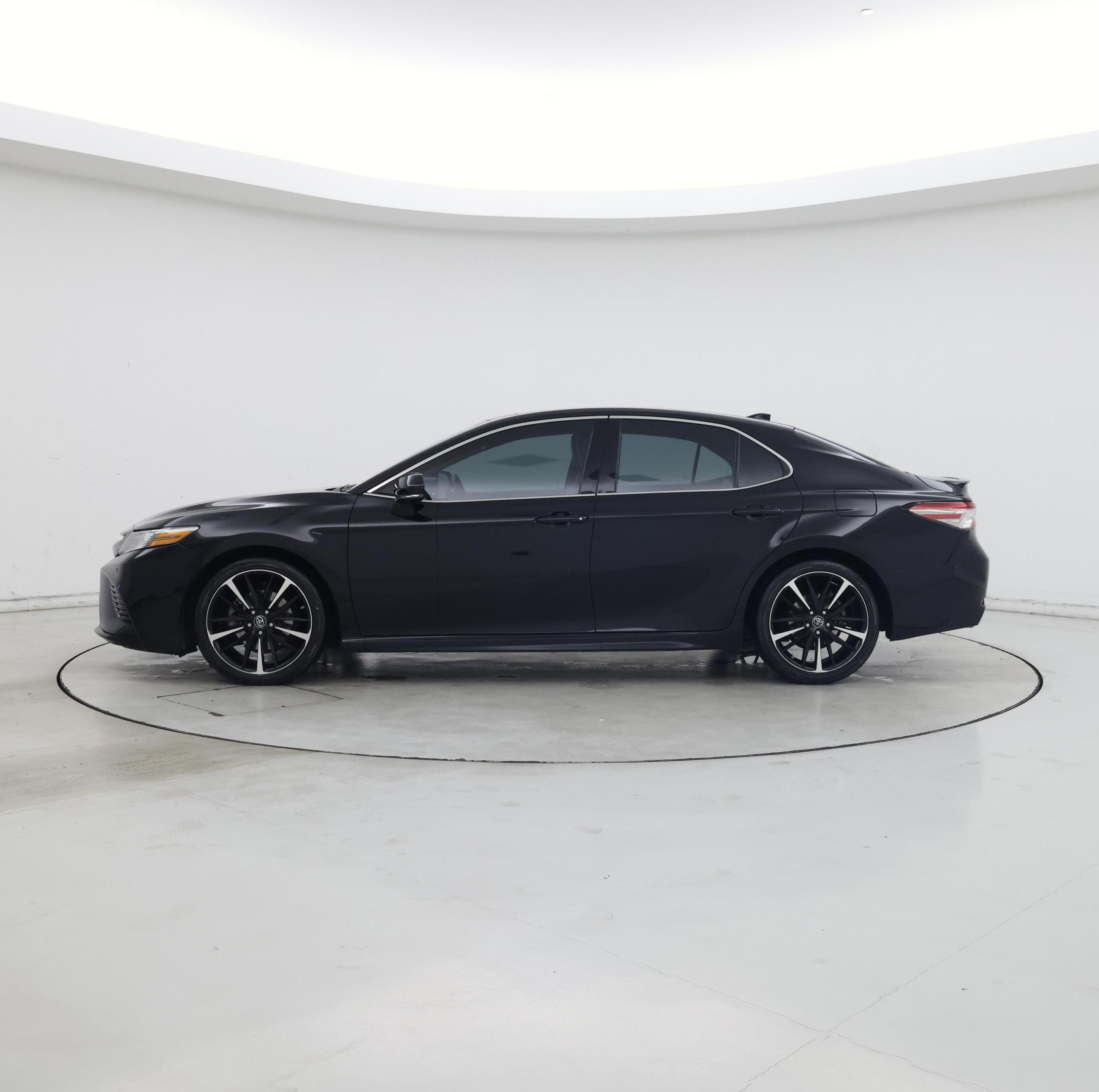 Thumbnail: 2018 Toyota Camry - 3