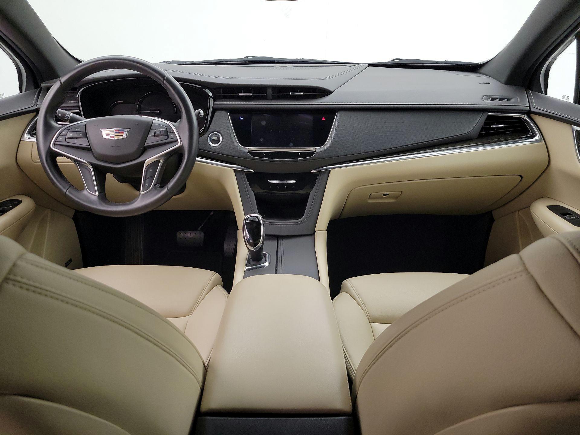 Thumbnail: 2017 Cadillac XT5 - 9