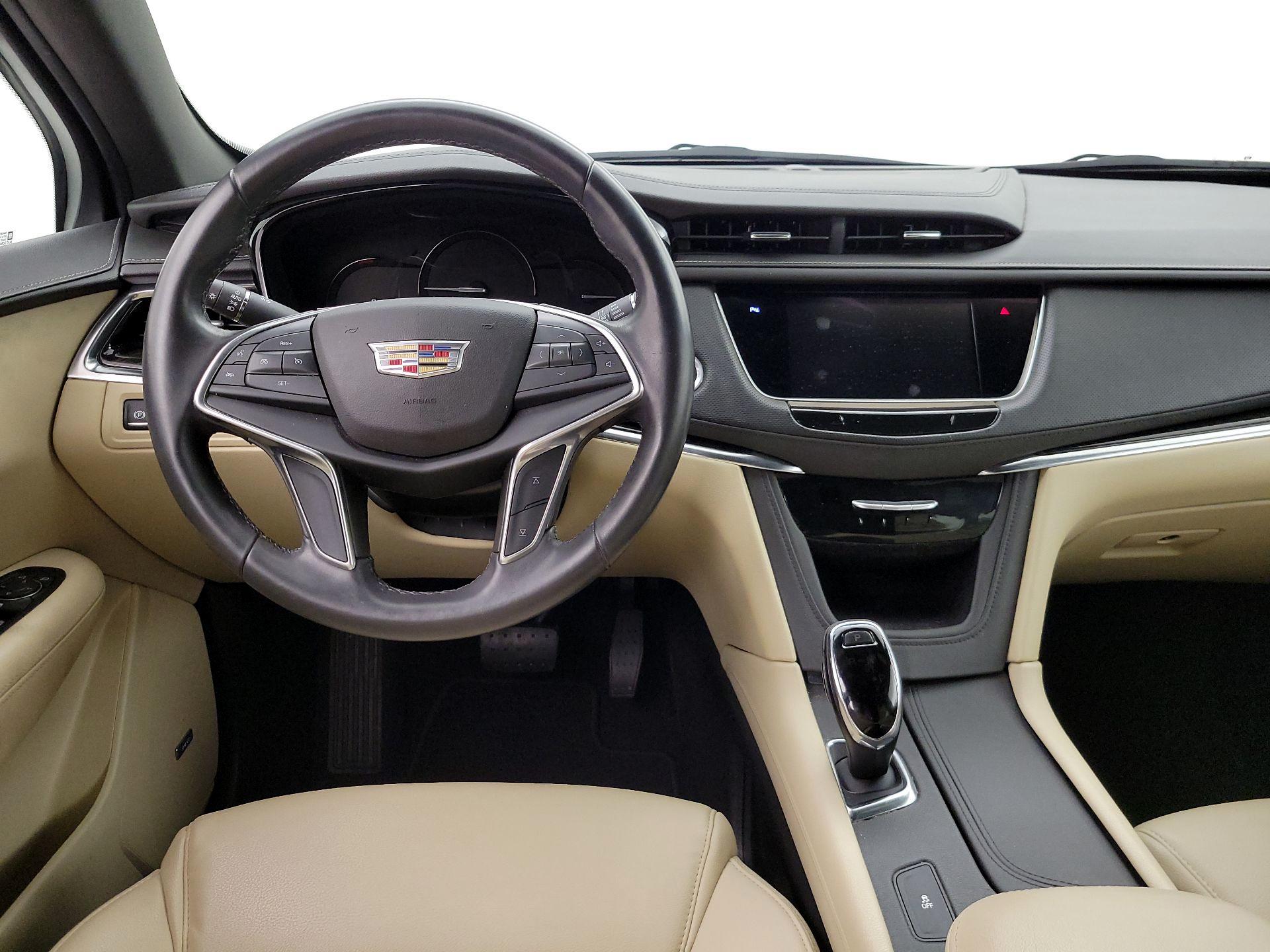 Thumbnail: 2017 Cadillac XT5 - 10