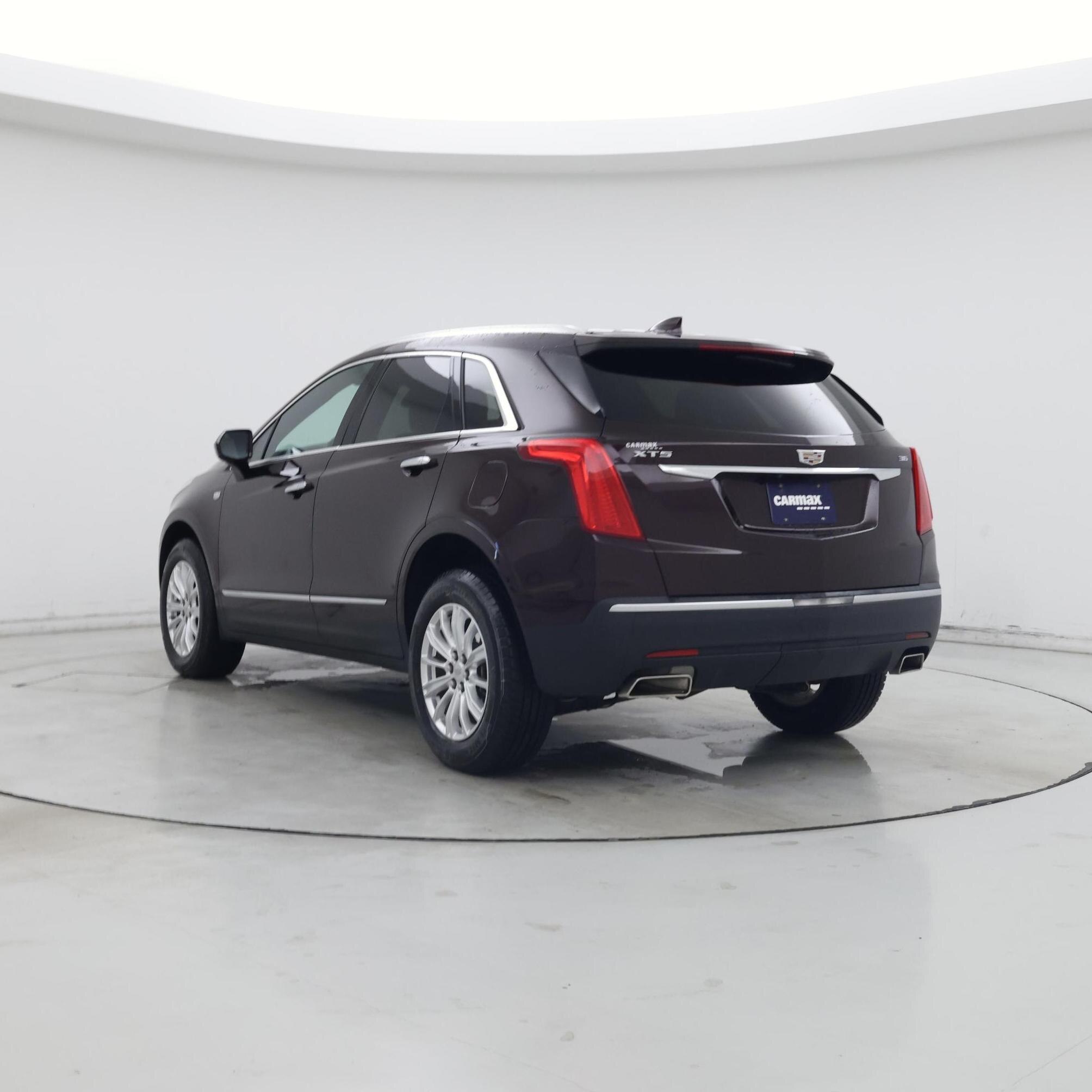 Thumbnail: 2017 Cadillac XT5 - 2