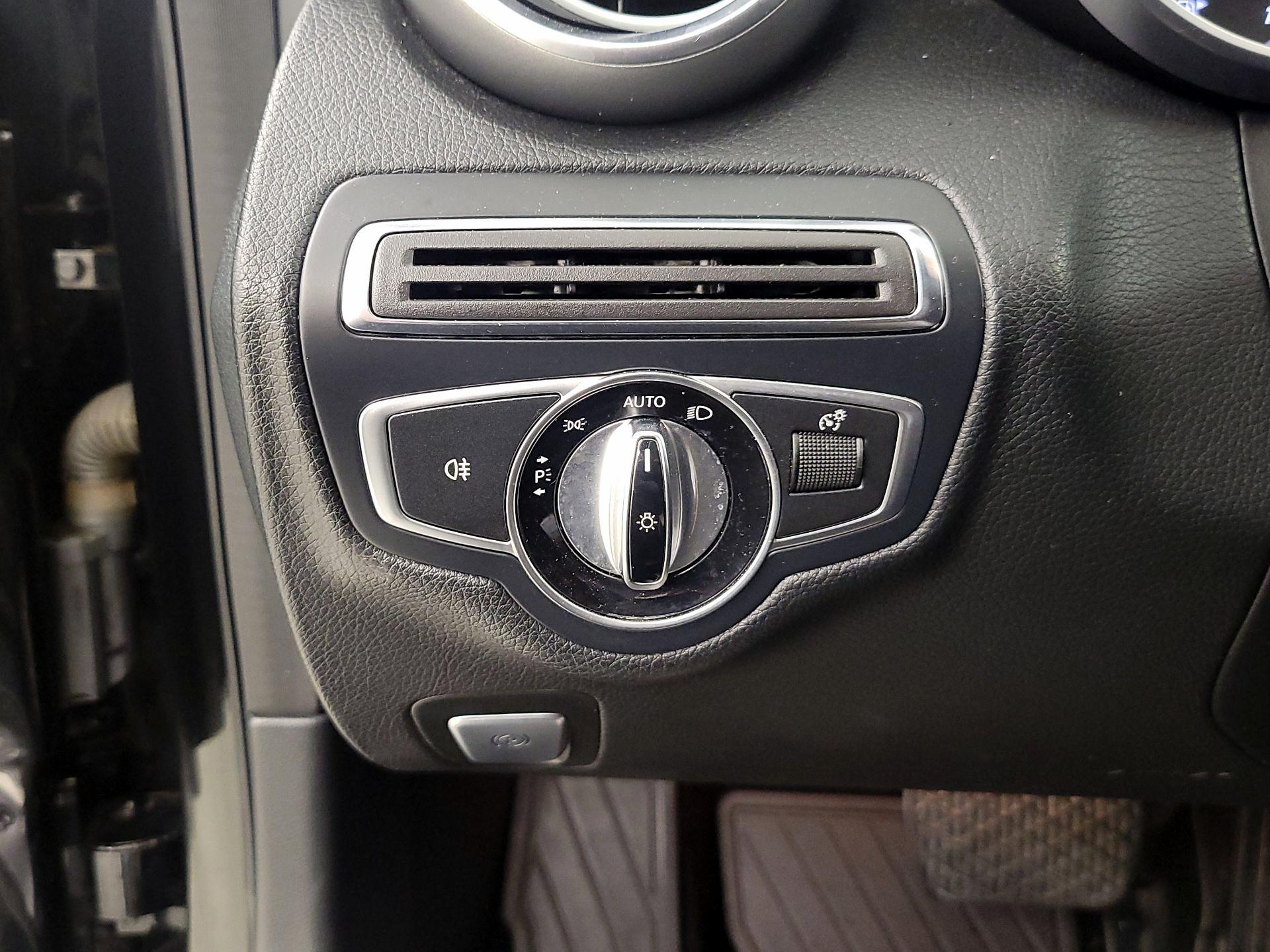 Thumbnail: 2016 Mercedes-Benz C-Class - 13