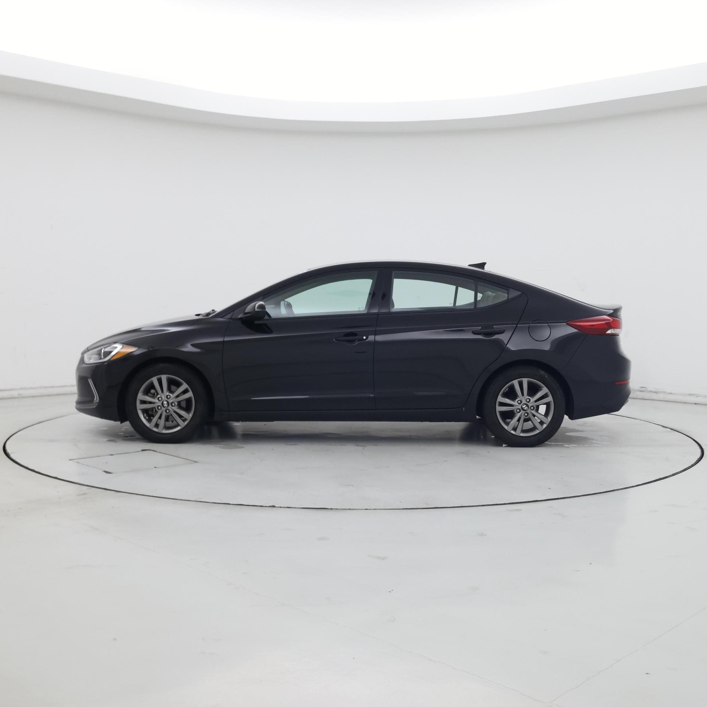 Thumbnail: 2017 Hyundai Elantra - 3