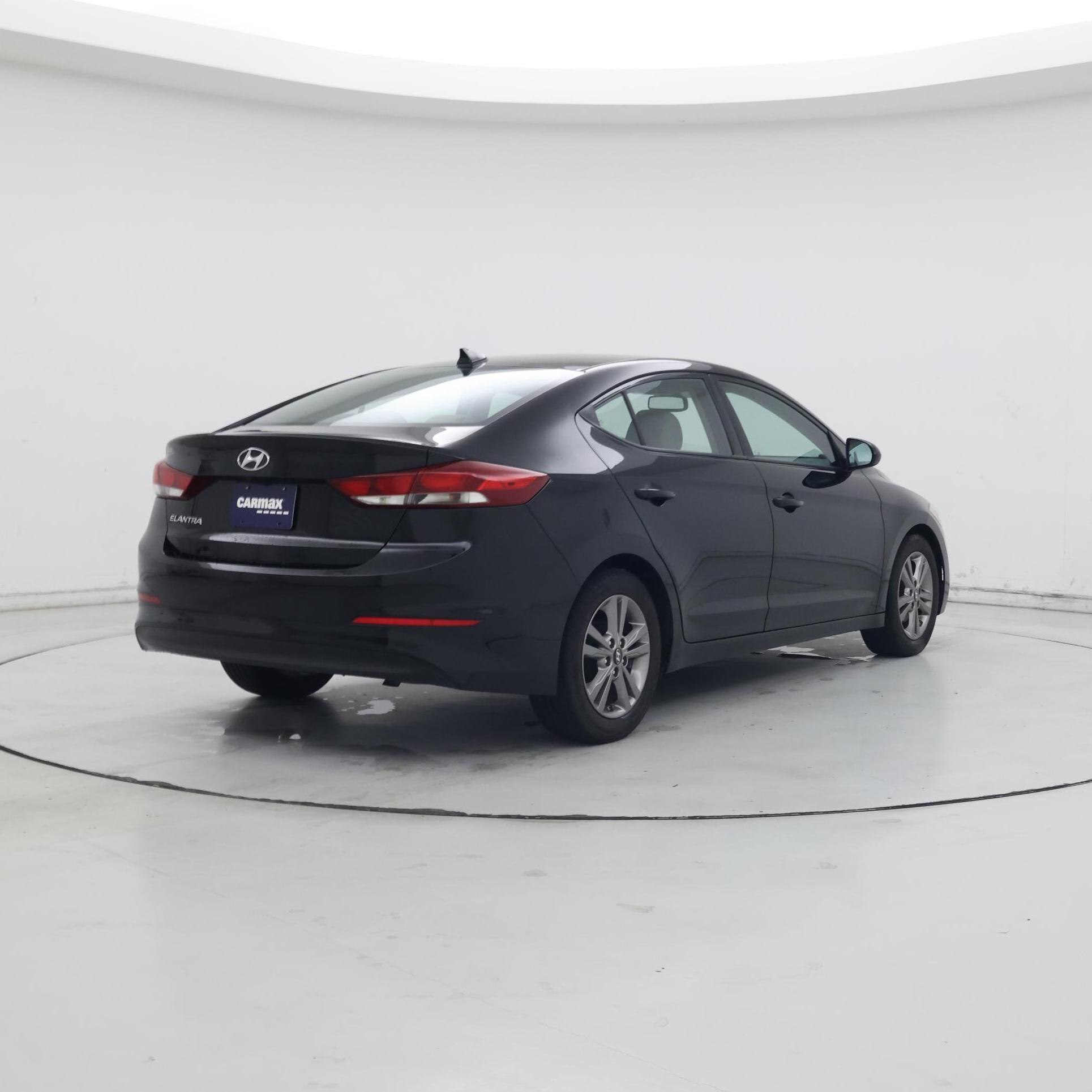 Thumbnail: 2017 Hyundai Elantra - 8