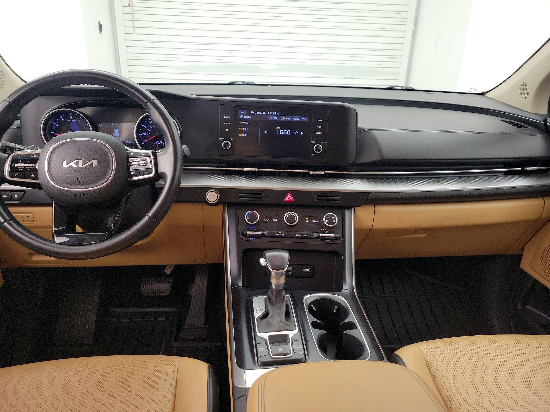 Thumbnail: 2023 Kia Carnival - 9
