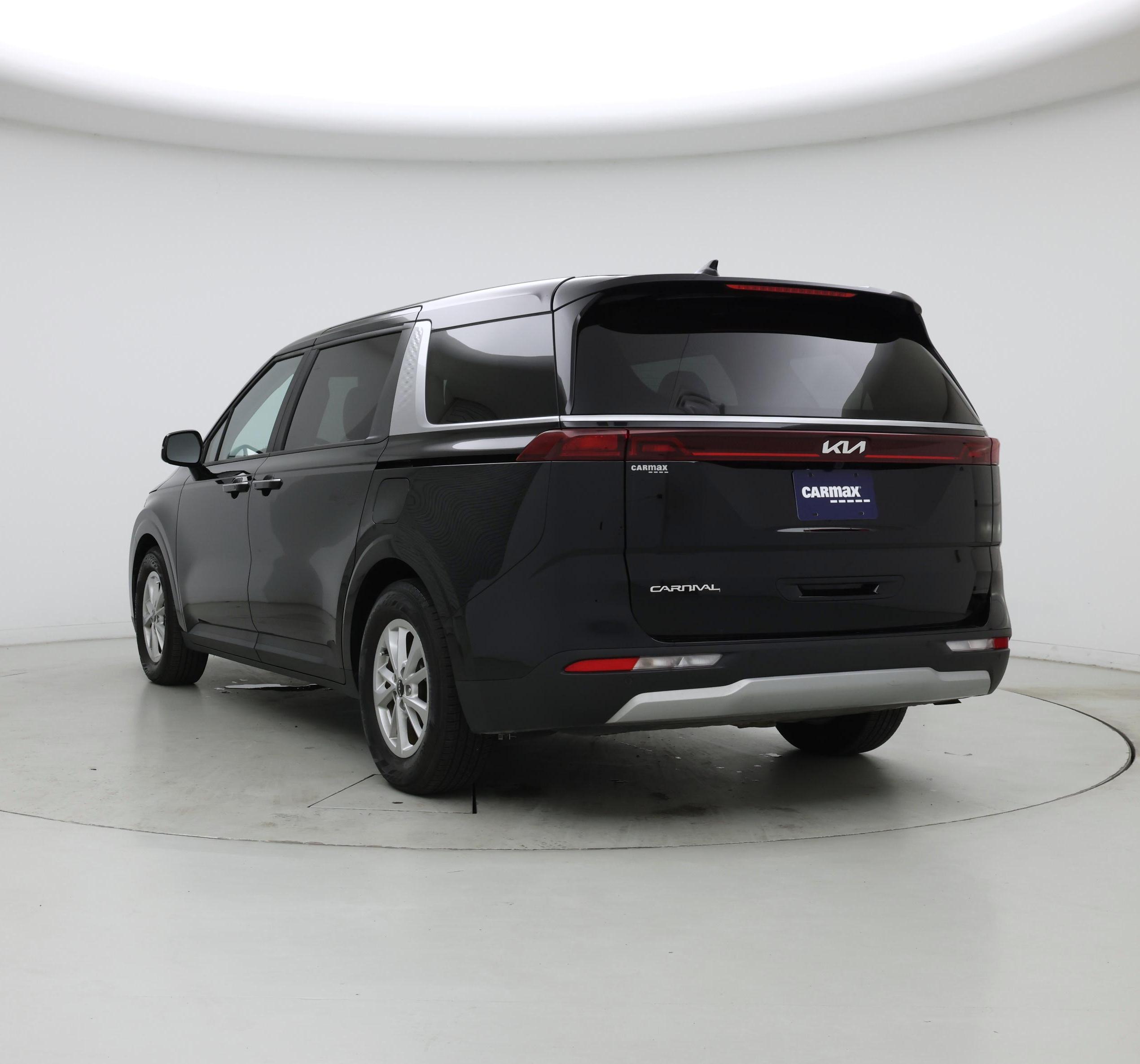Thumbnail: 2023 Kia Carnival - 2
