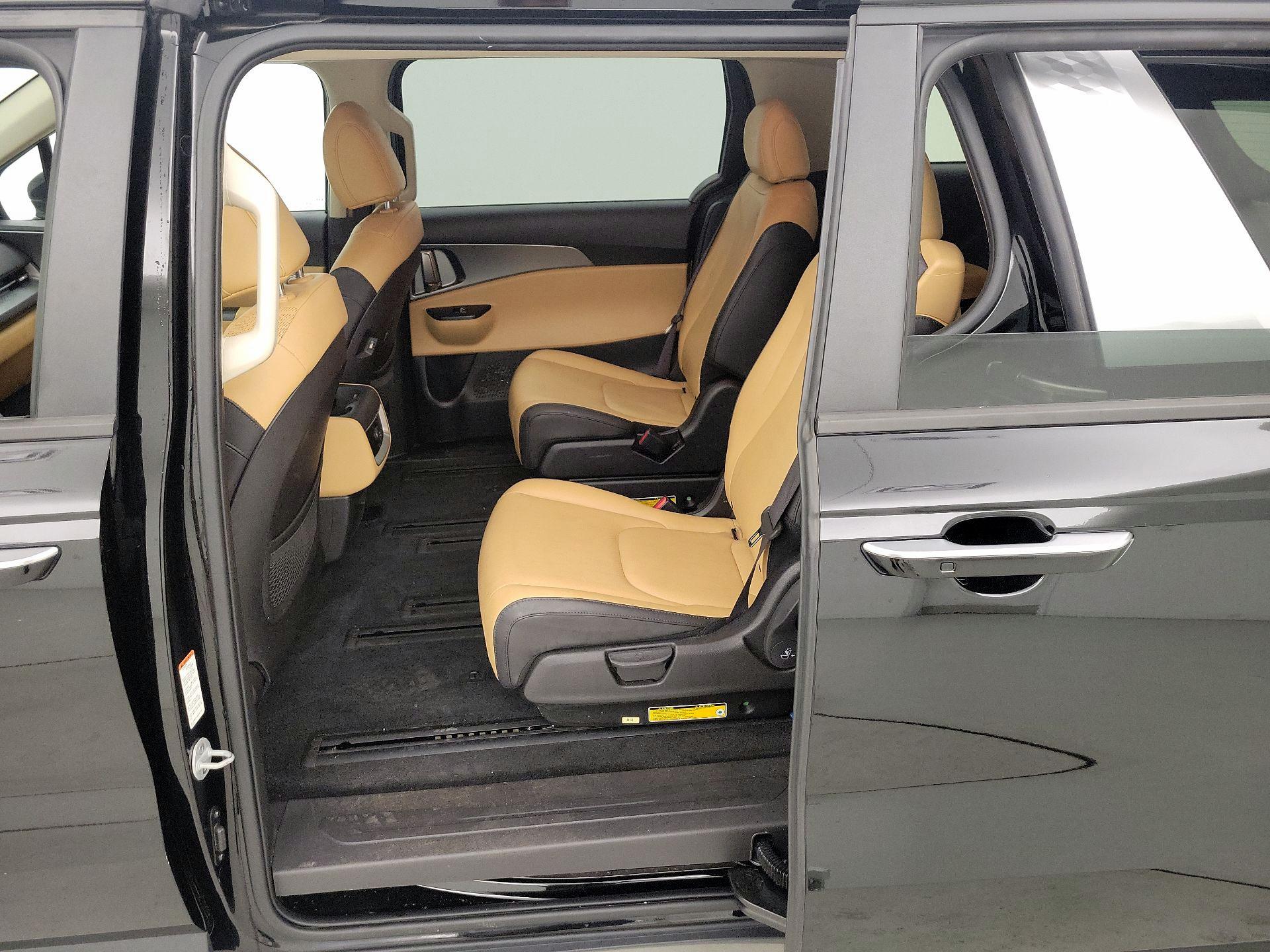 Thumbnail: 2023 Kia Carnival - 19