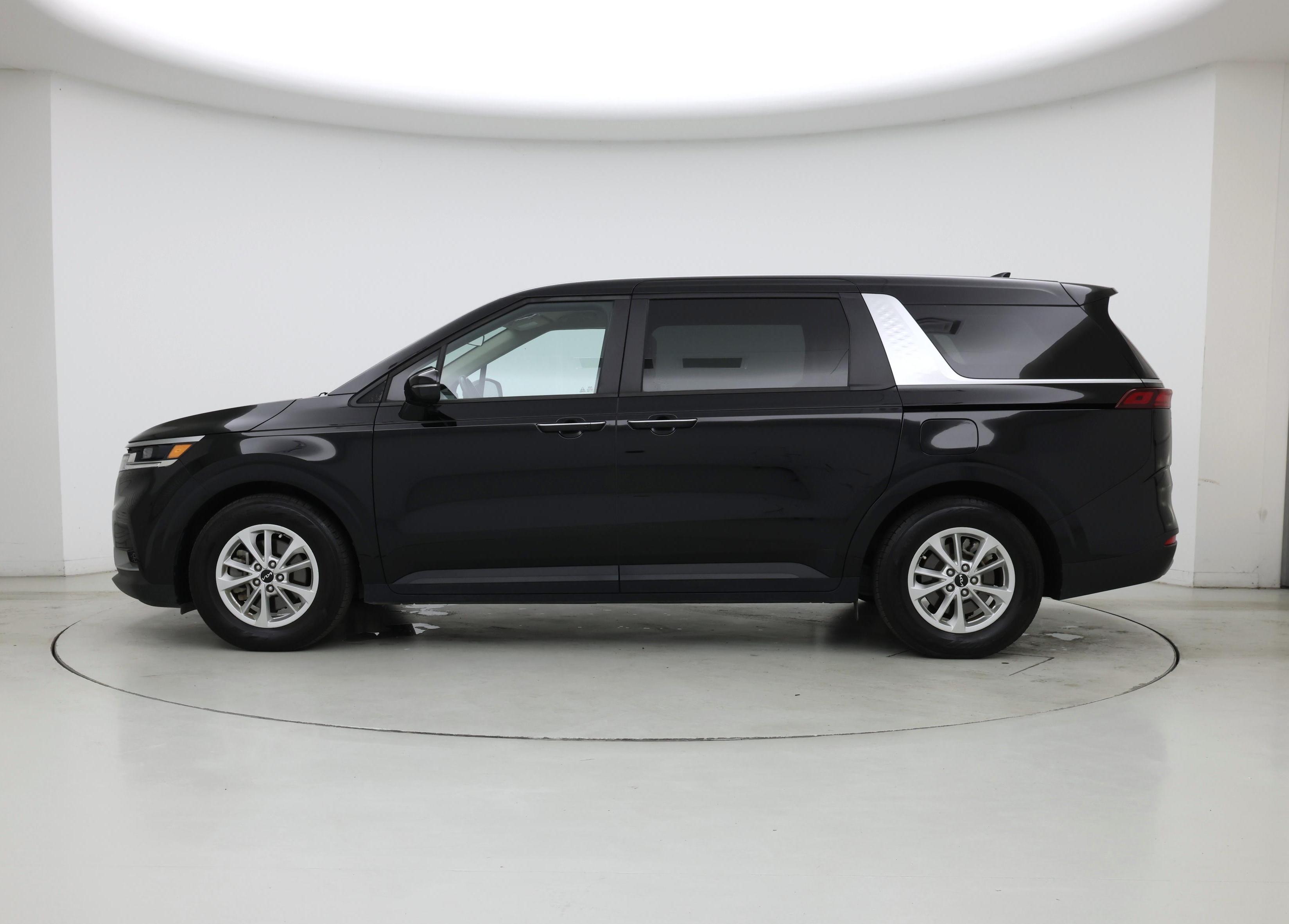 Thumbnail: 2023 Kia Carnival - 3