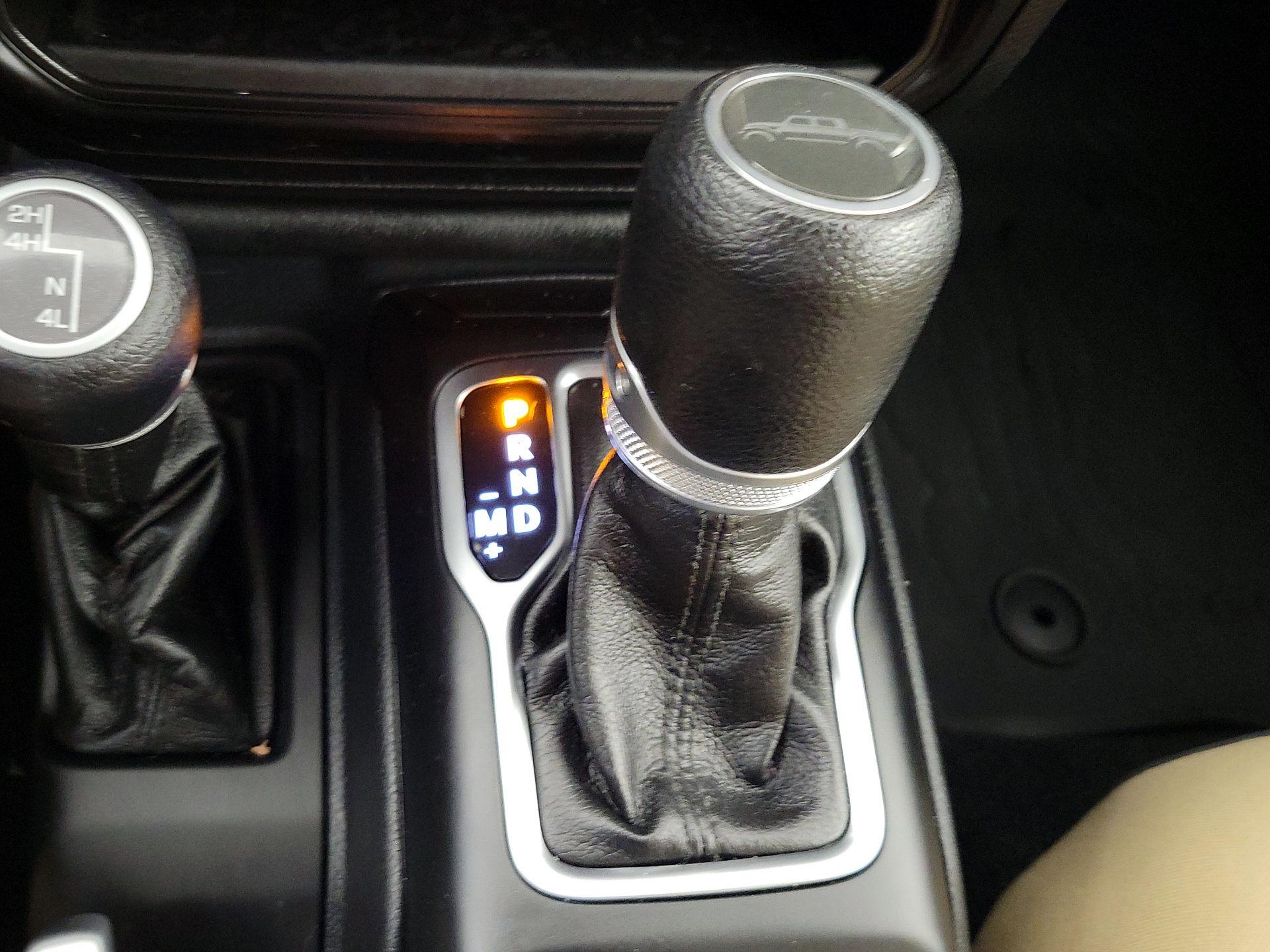 Thumbnail: 2021 Jeep Gladiator - 17