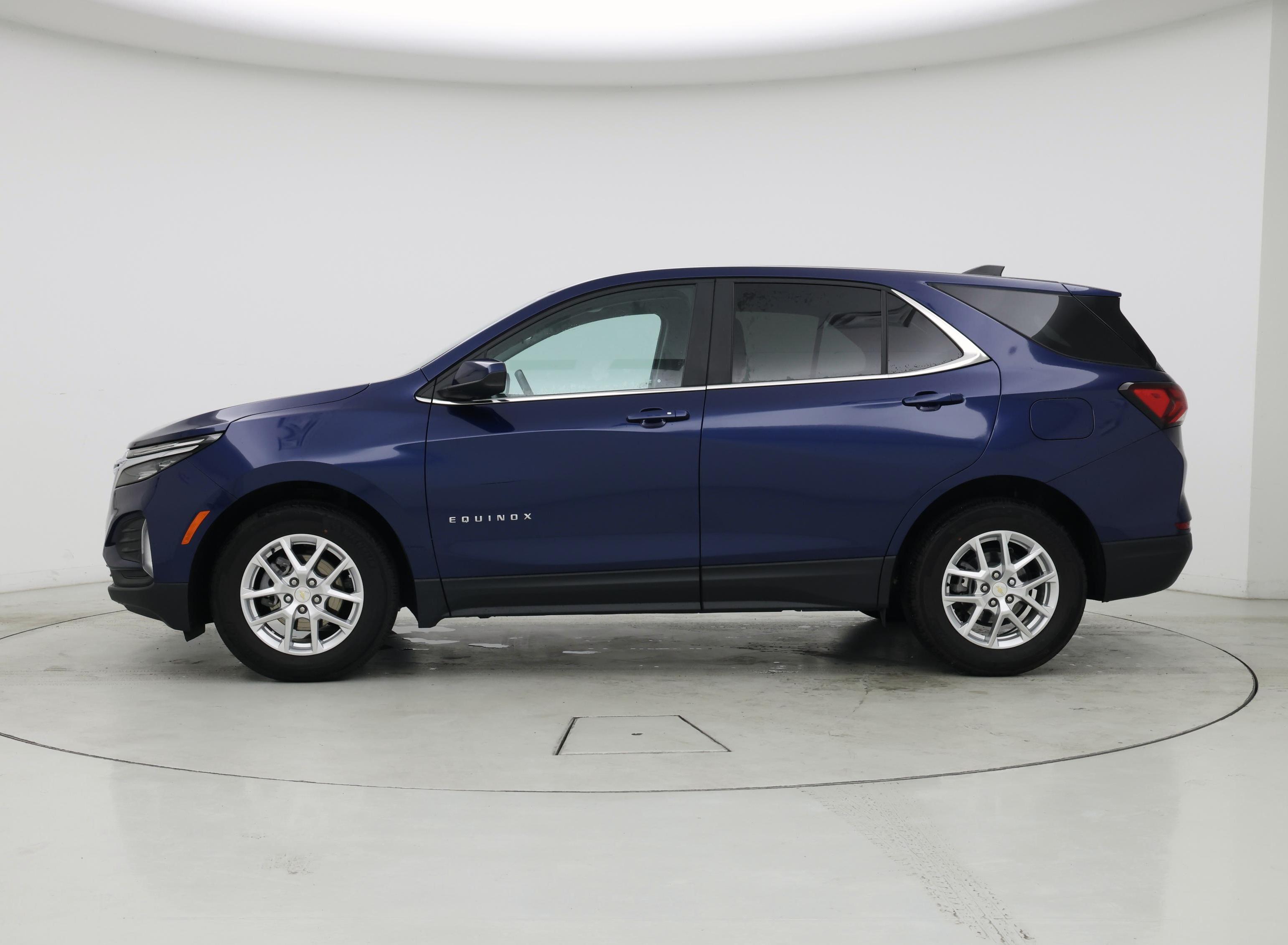 Thumbnail: 2022 Chevrolet Equinox - 3