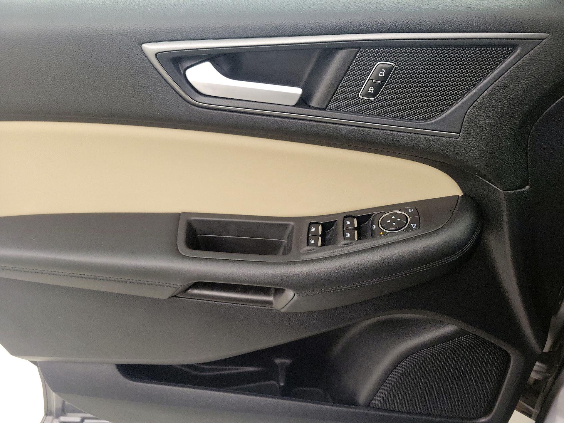 Thumbnail: 2021 Ford Edge - 12