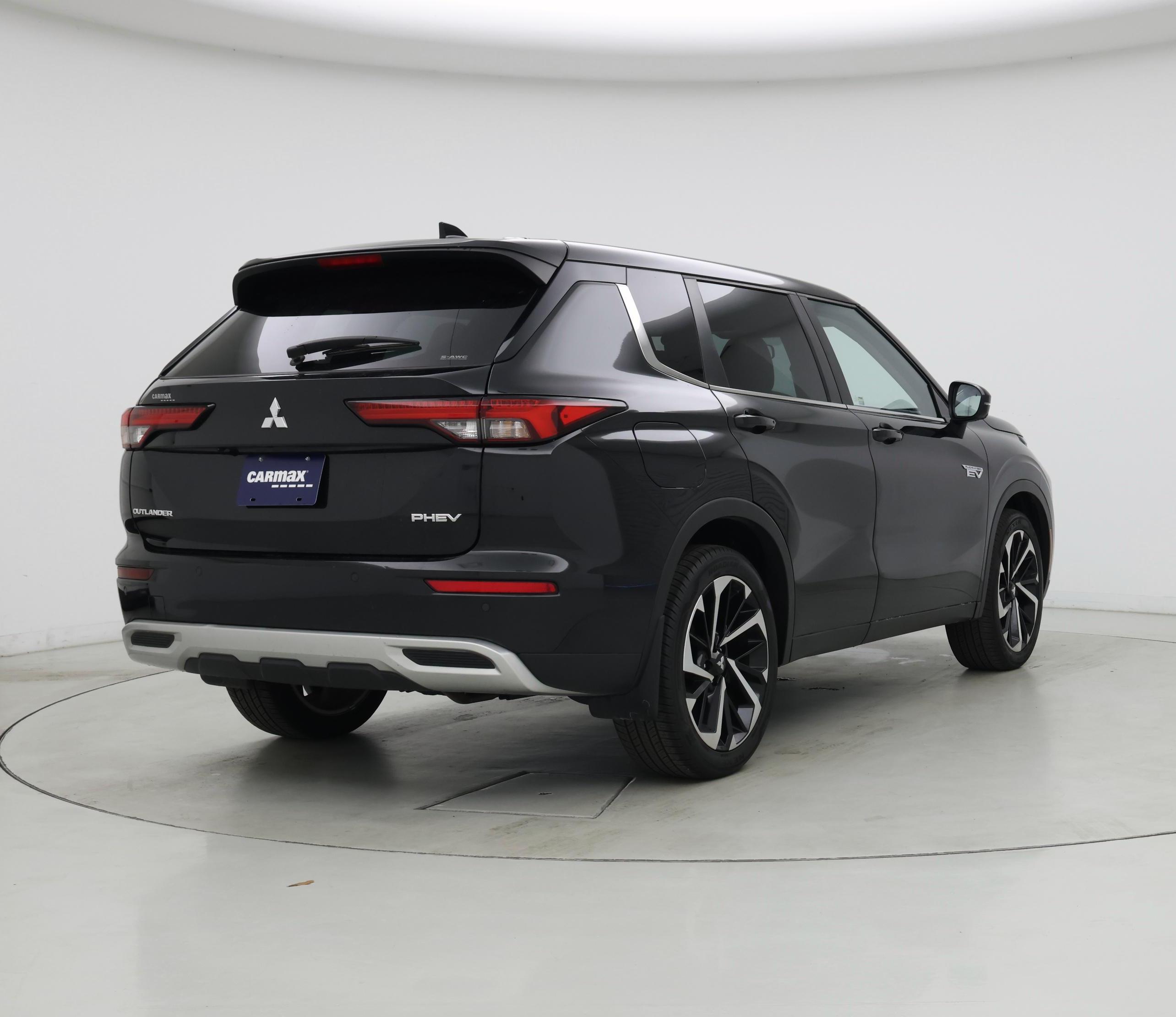 Thumbnail: 2023 Mitsubishi Outlander - 8