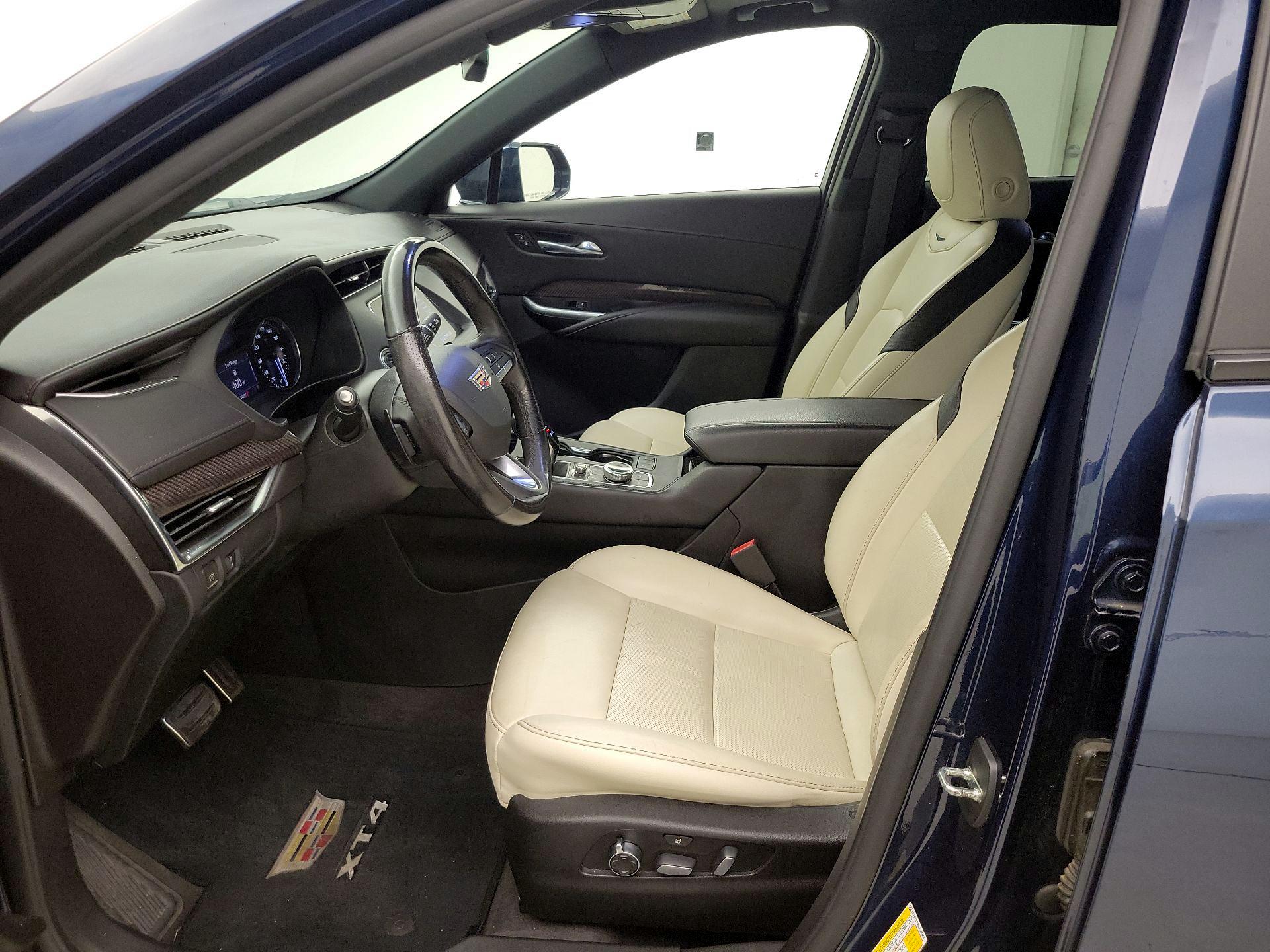 Thumbnail: 2020 Cadillac XT4 - 11