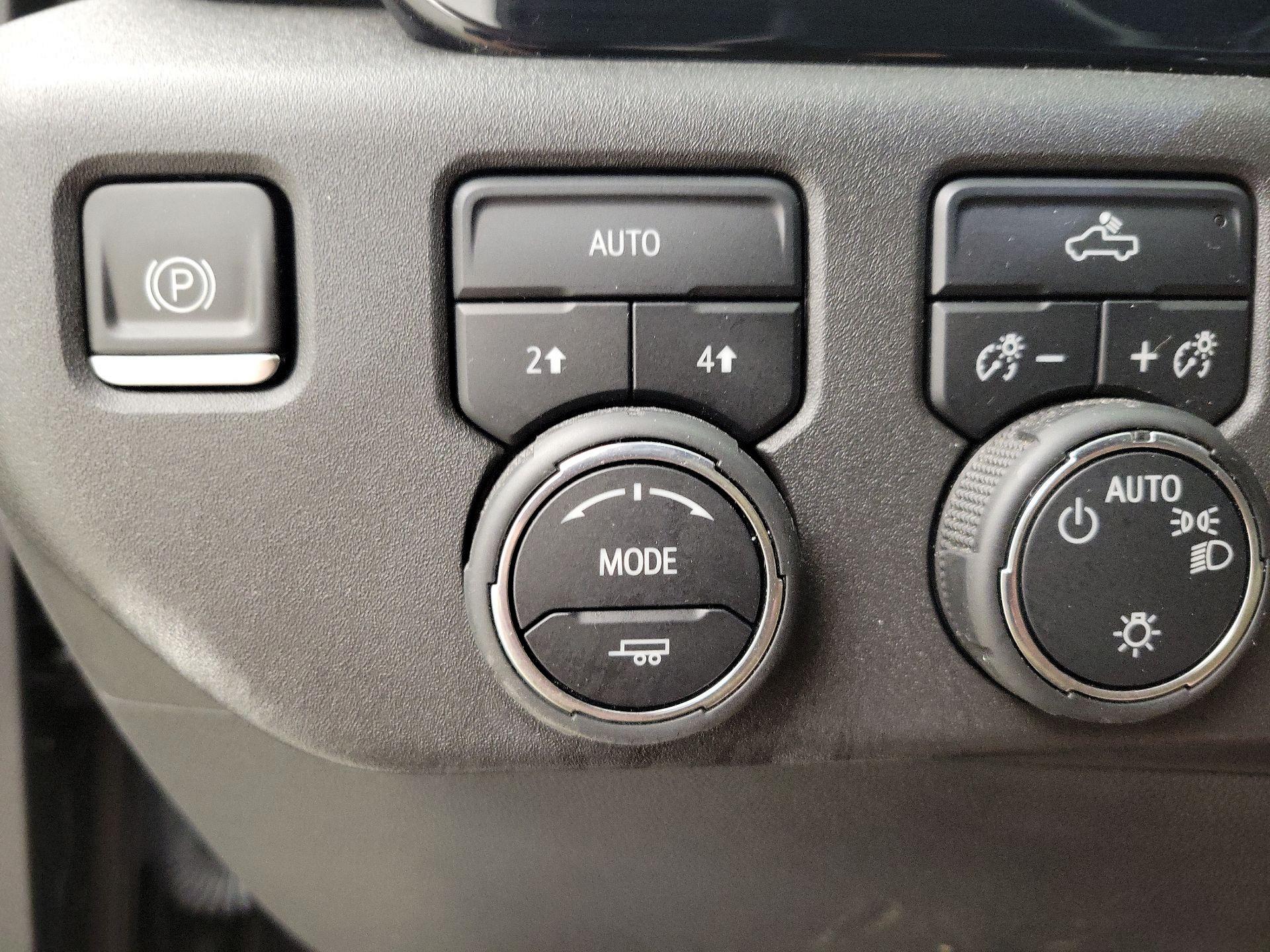 Thumbnail: 2022 Chevrolet Silverado 1500 - 13