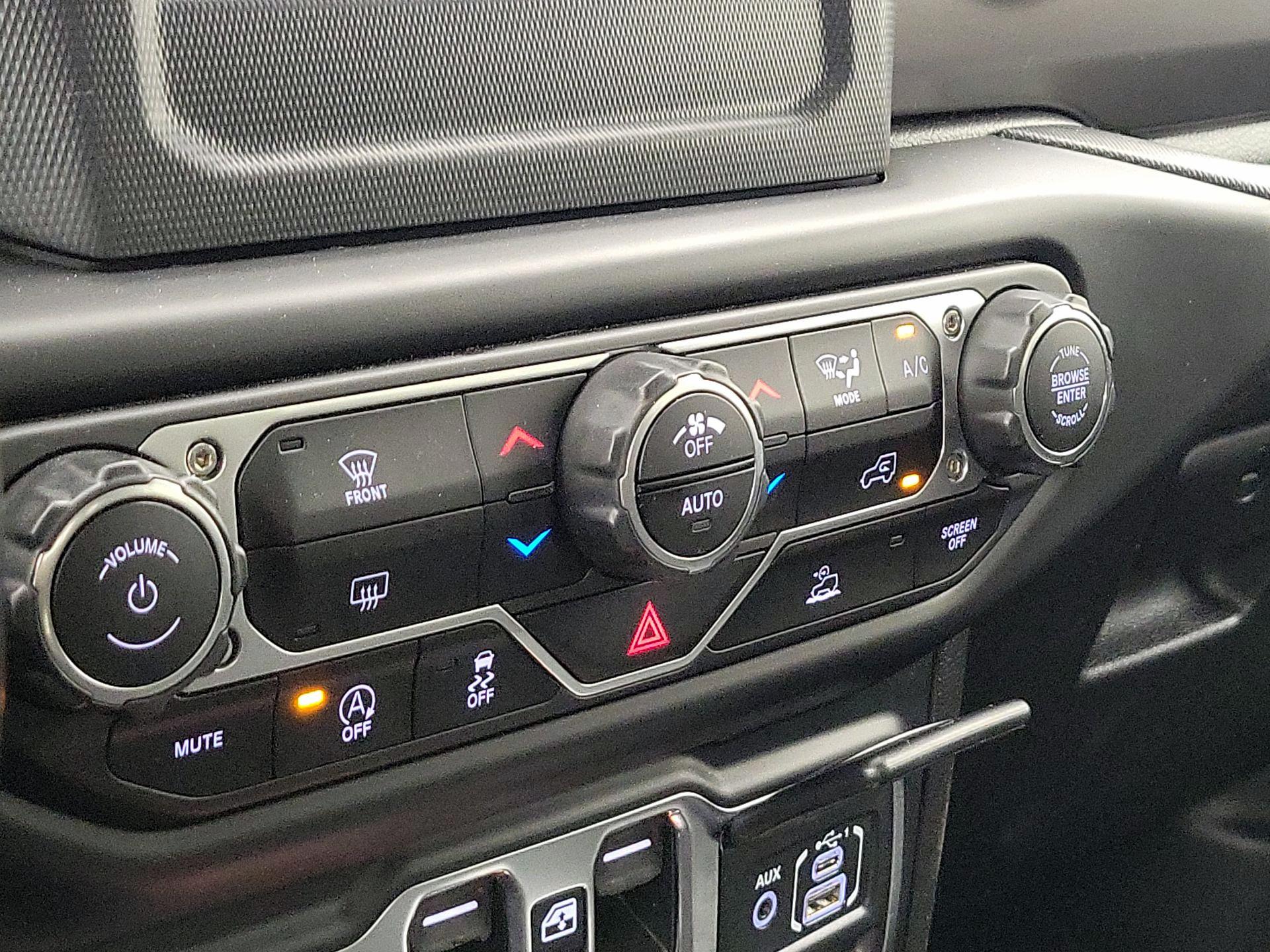 Thumbnail: 2021 Jeep Gladiator - 16