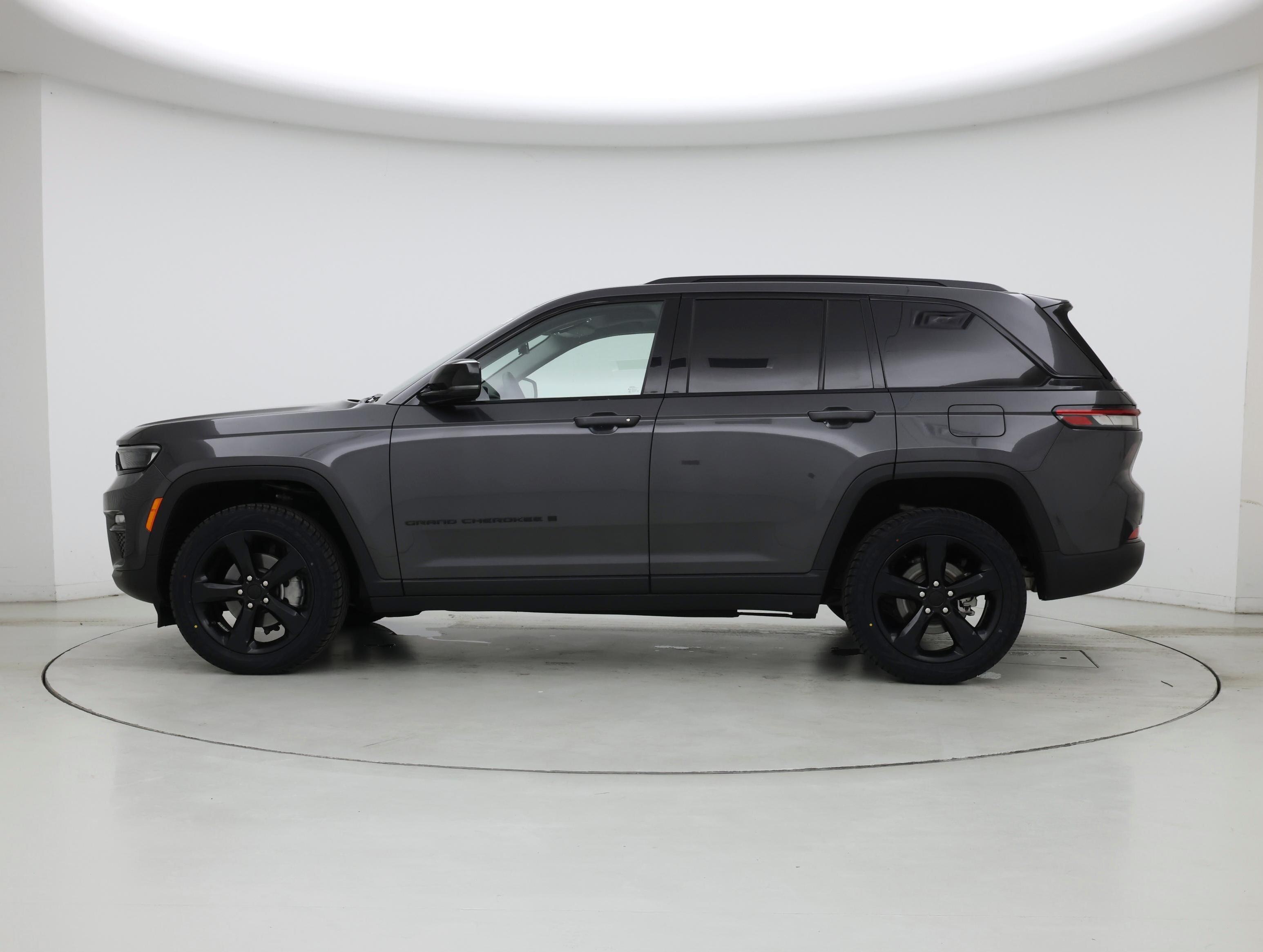 Thumbnail: 2023 Jeep Grand Cherokee - 3