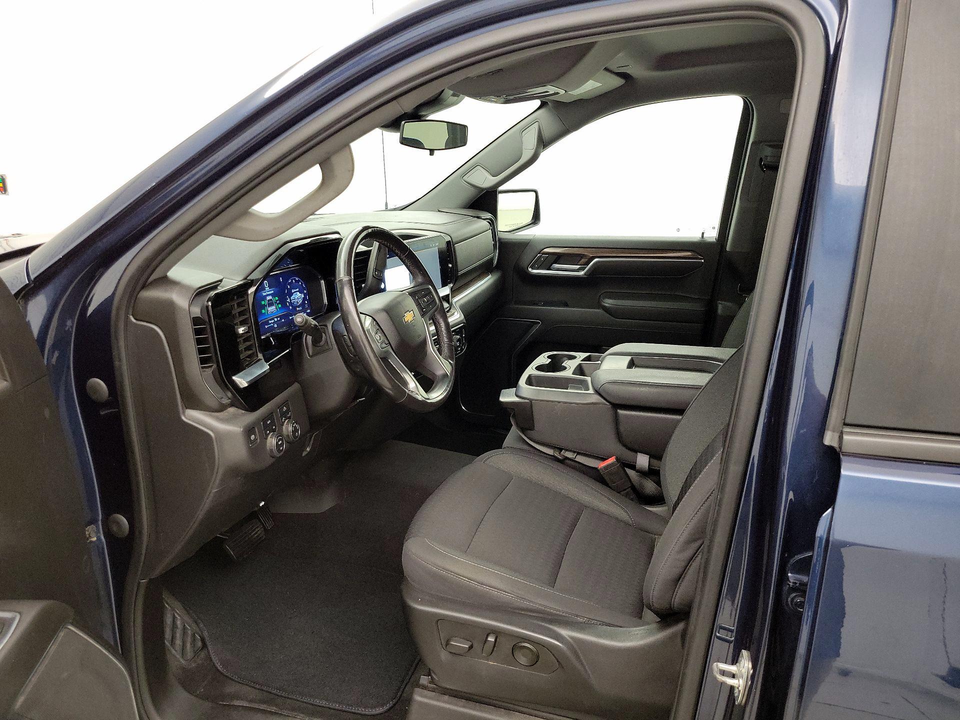 Thumbnail: 2022 Chevrolet Silverado 1500 - 11
