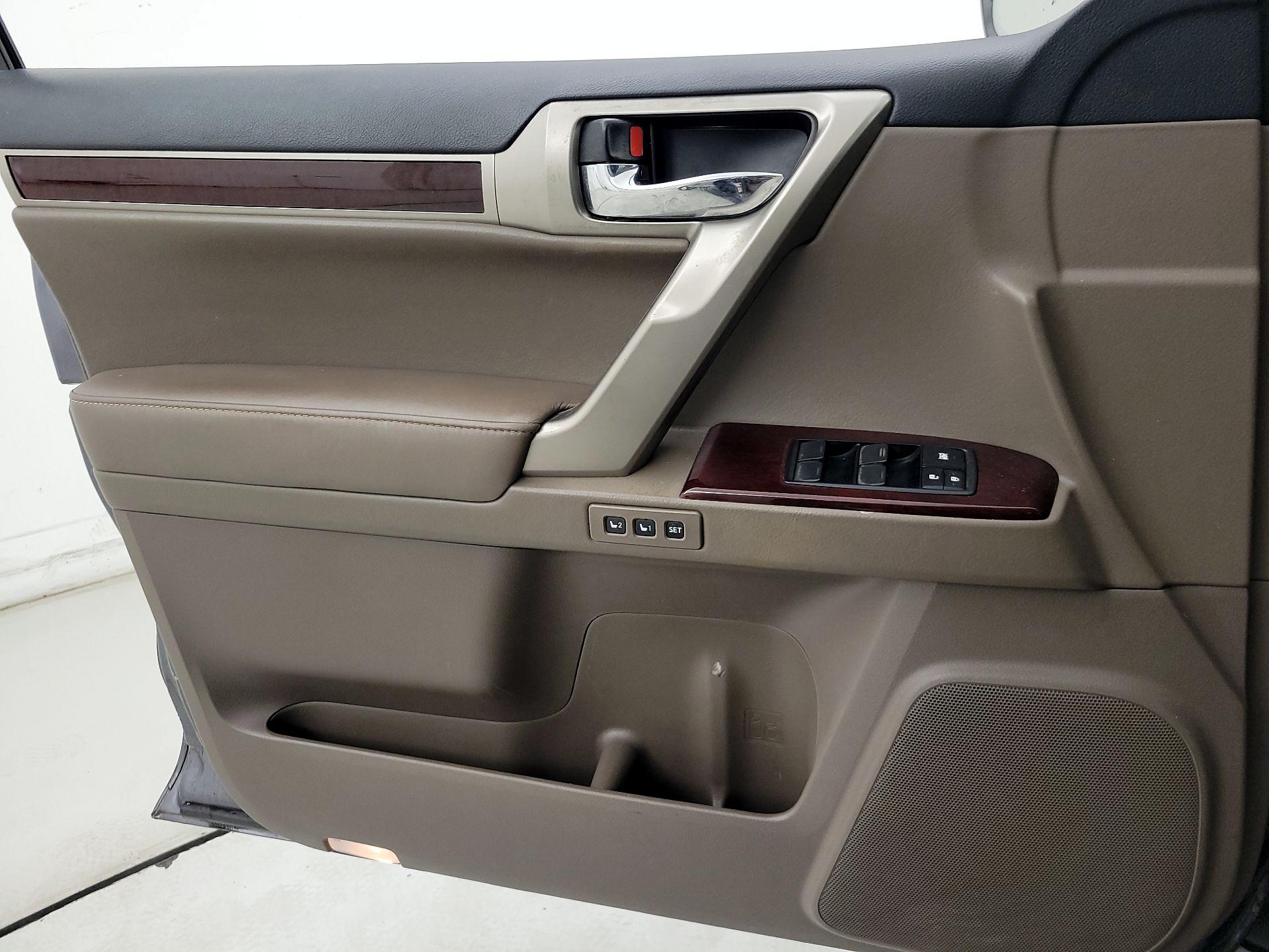Thumbnail: 2017 Lexus GX - 12