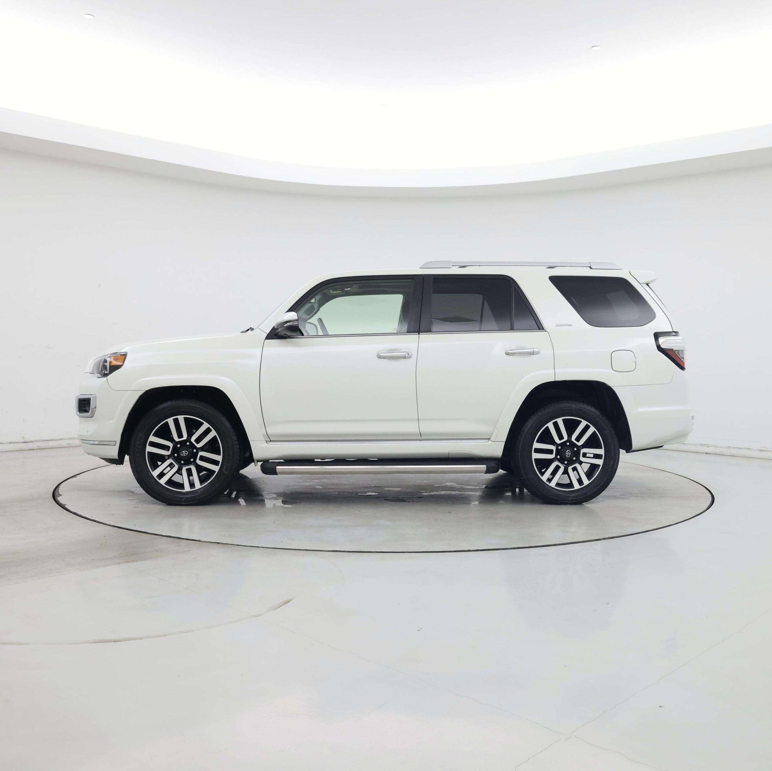 Thumbnail: 2019 Toyota 4Runner - 3