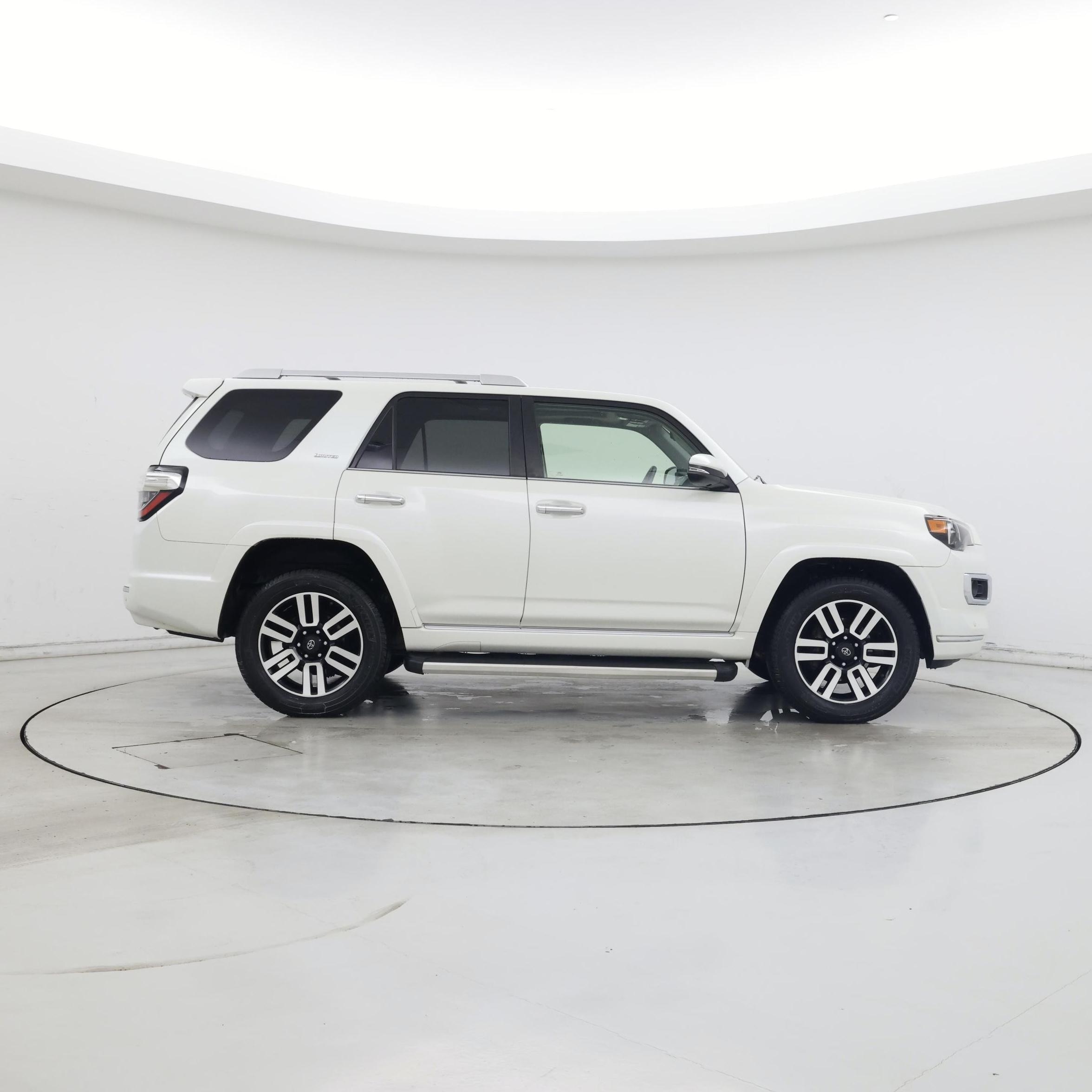 Thumbnail: 2019 Toyota 4Runner - 7