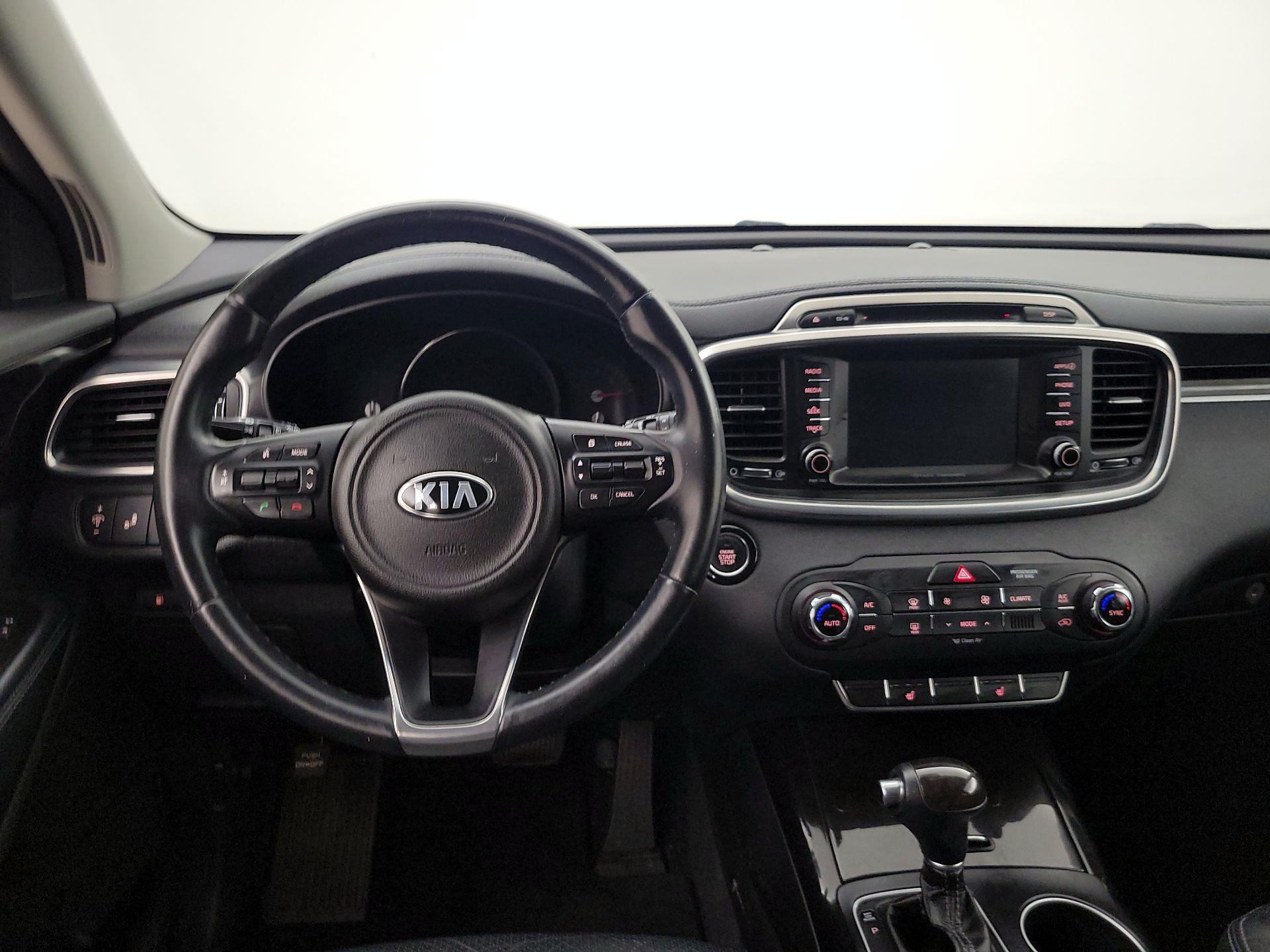 Thumbnail: 2017 Kia Sorento - 10