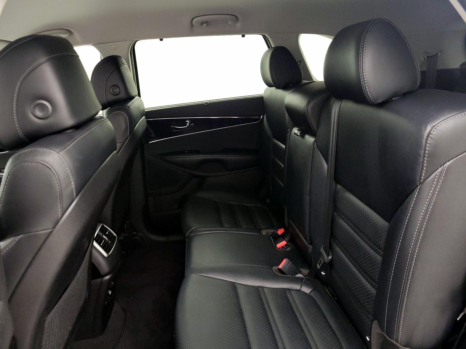 Thumbnail: 2017 Kia Sorento - 19