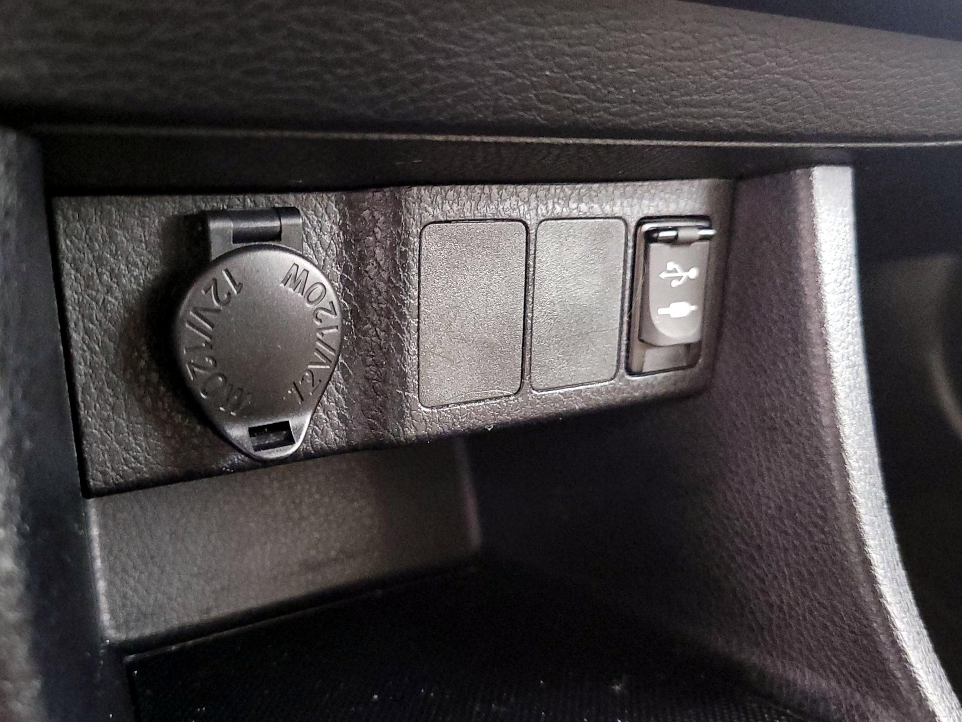 Thumbnail: 2016 Toyota Corolla - 18
