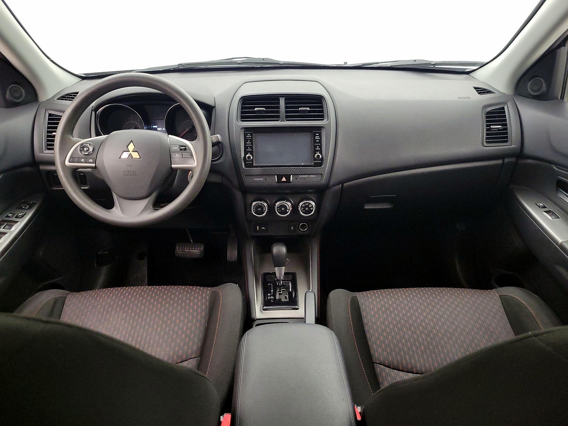 Thumbnail: 2018 Mitsubishi Outlander - 9