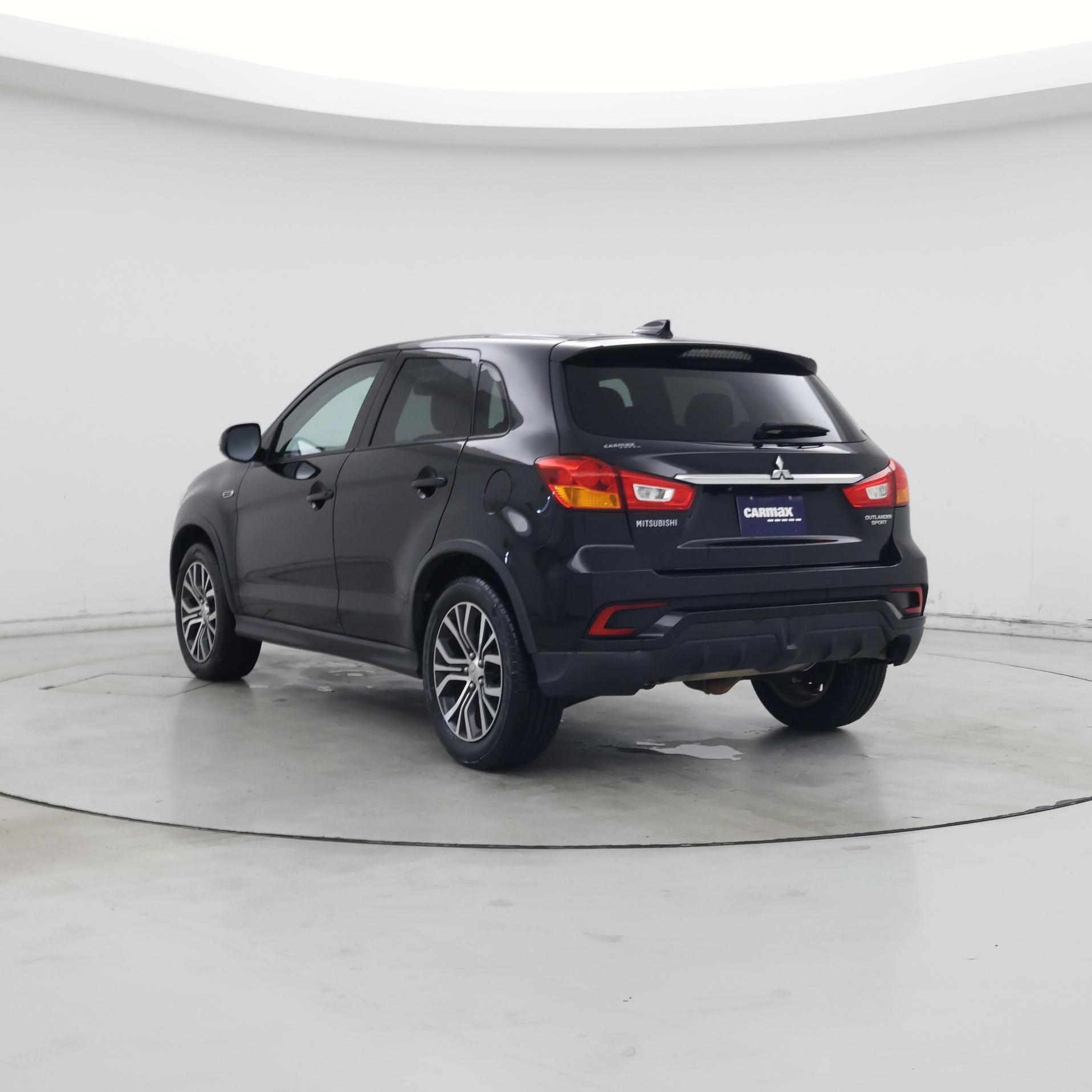 Thumbnail: 2018 Mitsubishi Outlander - 2