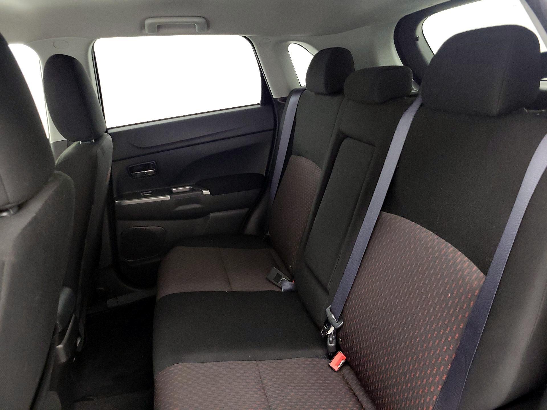 Thumbnail: 2018 Mitsubishi Outlander - 19
