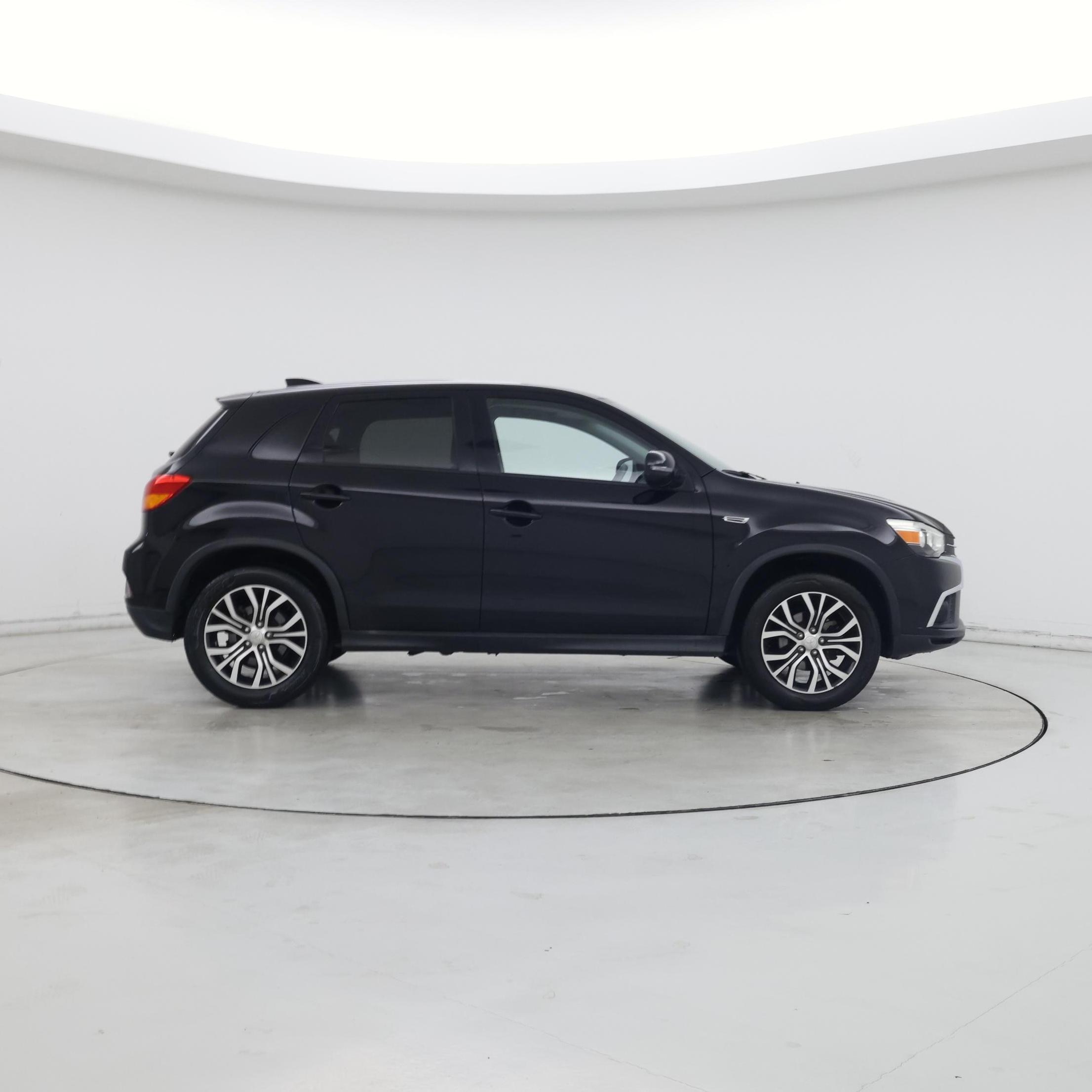Thumbnail: 2018 Mitsubishi Outlander - 7