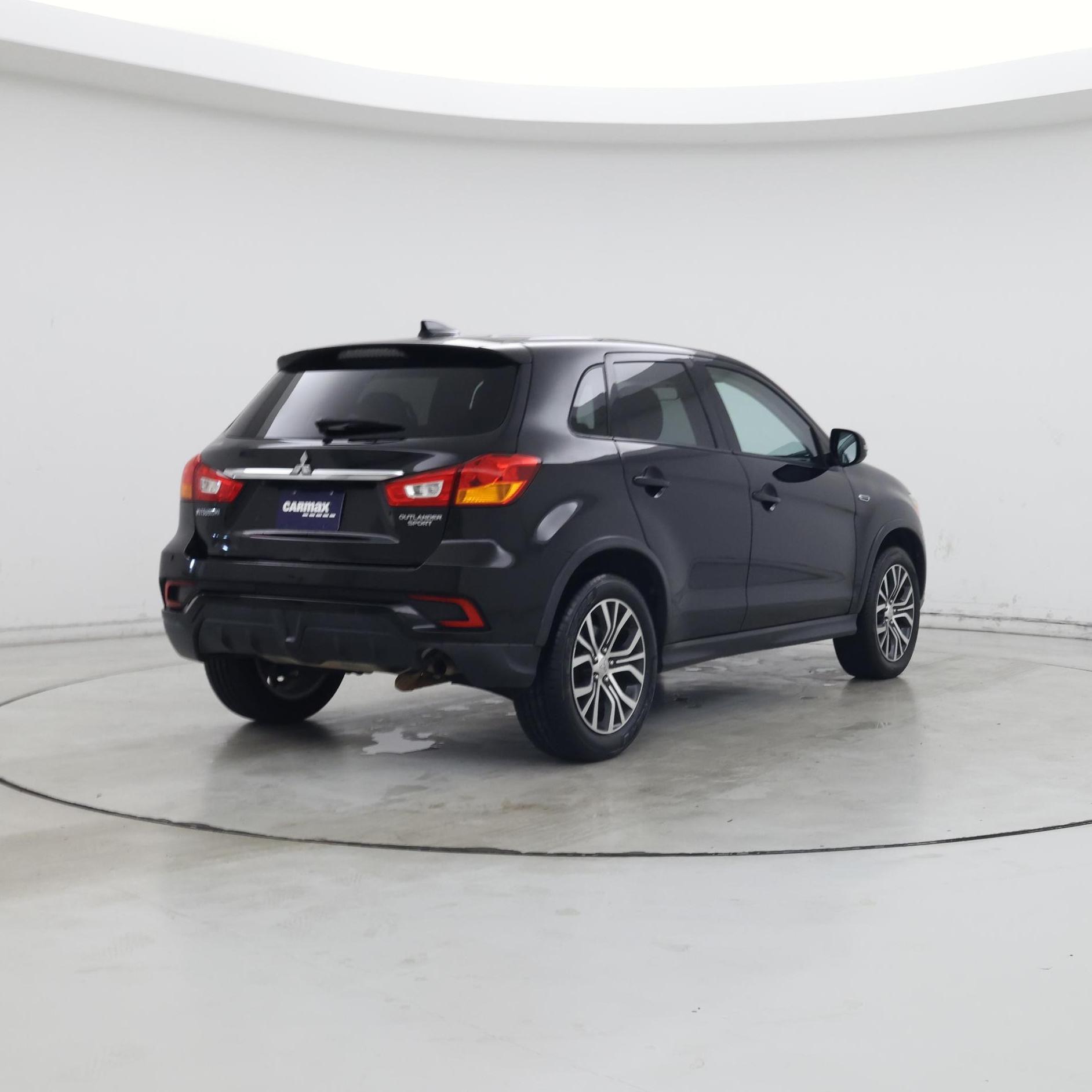Thumbnail: 2018 Mitsubishi Outlander - 8