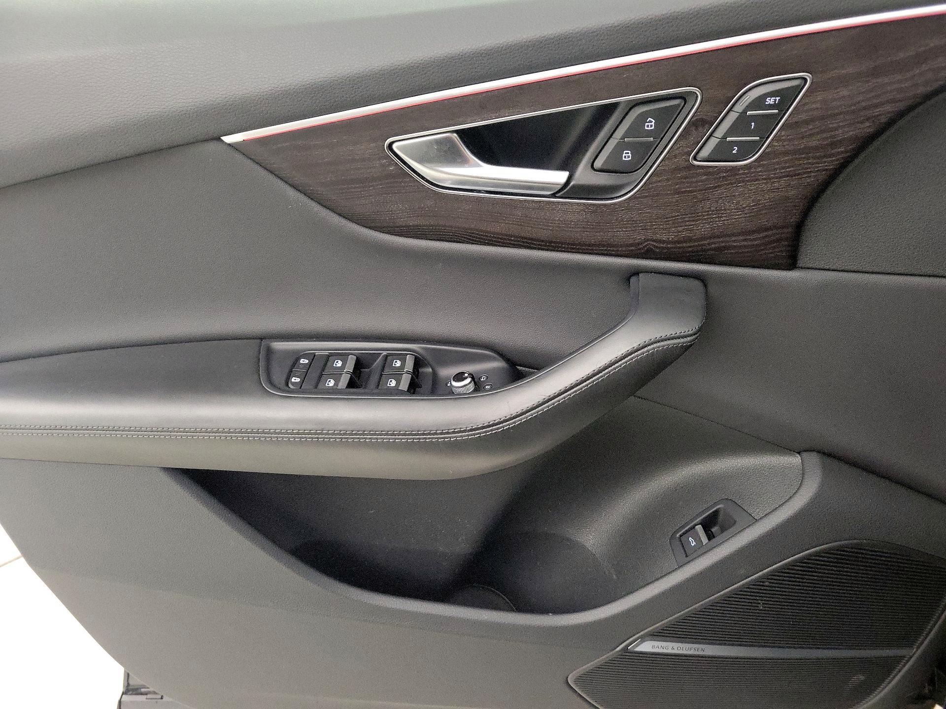 Thumbnail: 2021 Audi Q7 - 12