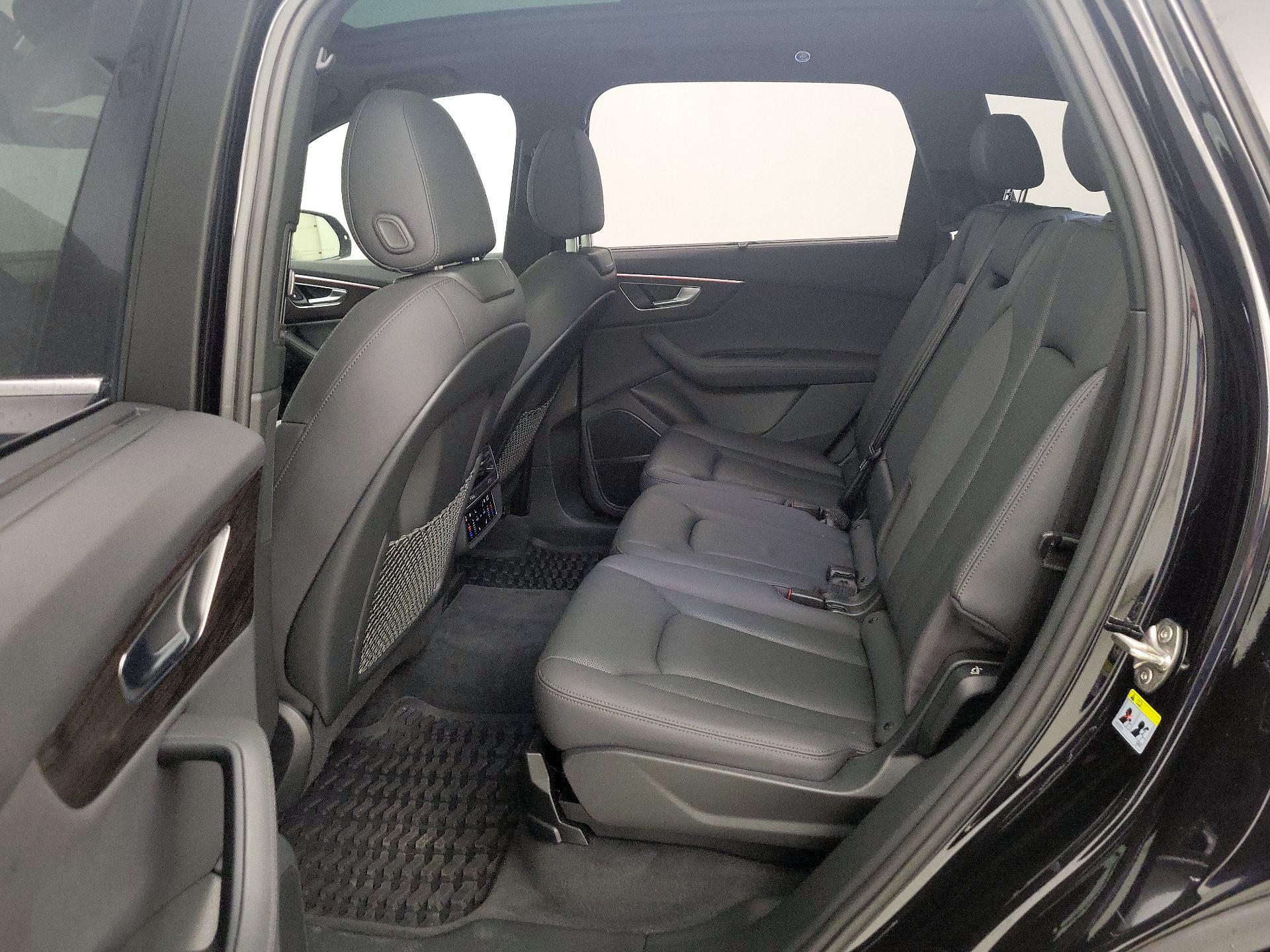 Thumbnail: 2021 Audi Q7 - 19