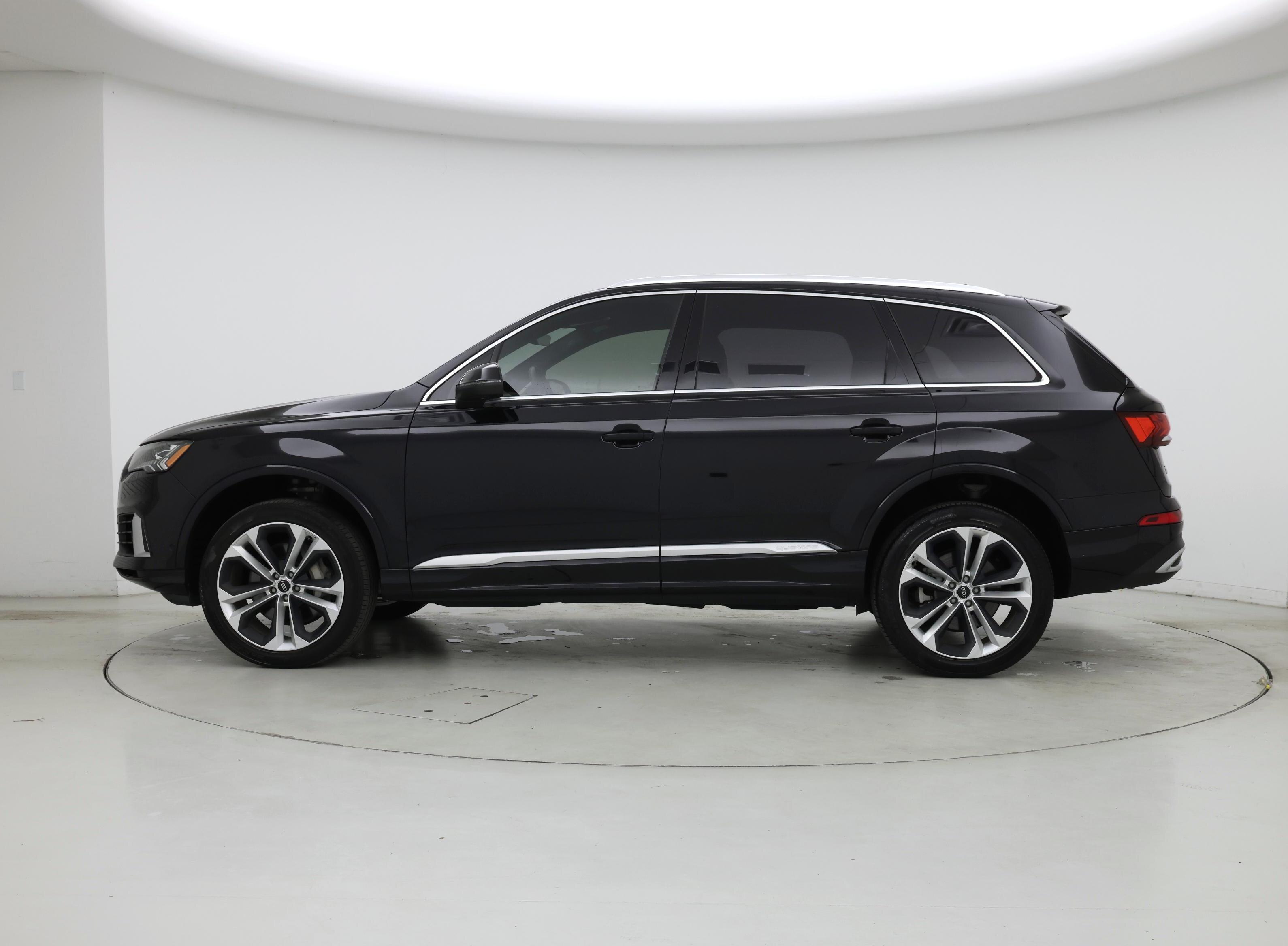 Thumbnail: 2021 Audi Q7 - 3