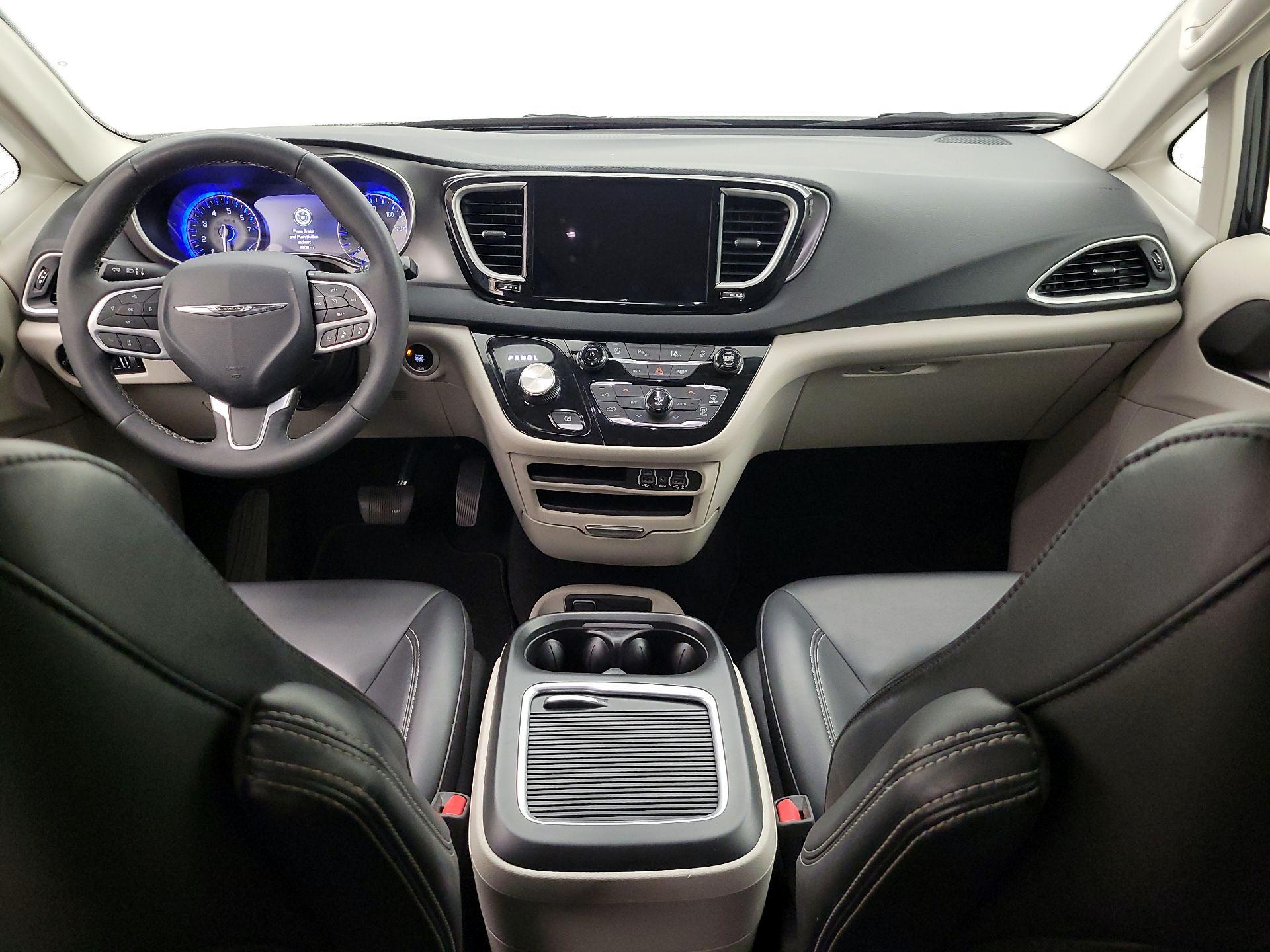 Thumbnail: 2023 Chrysler Pacifica - 9